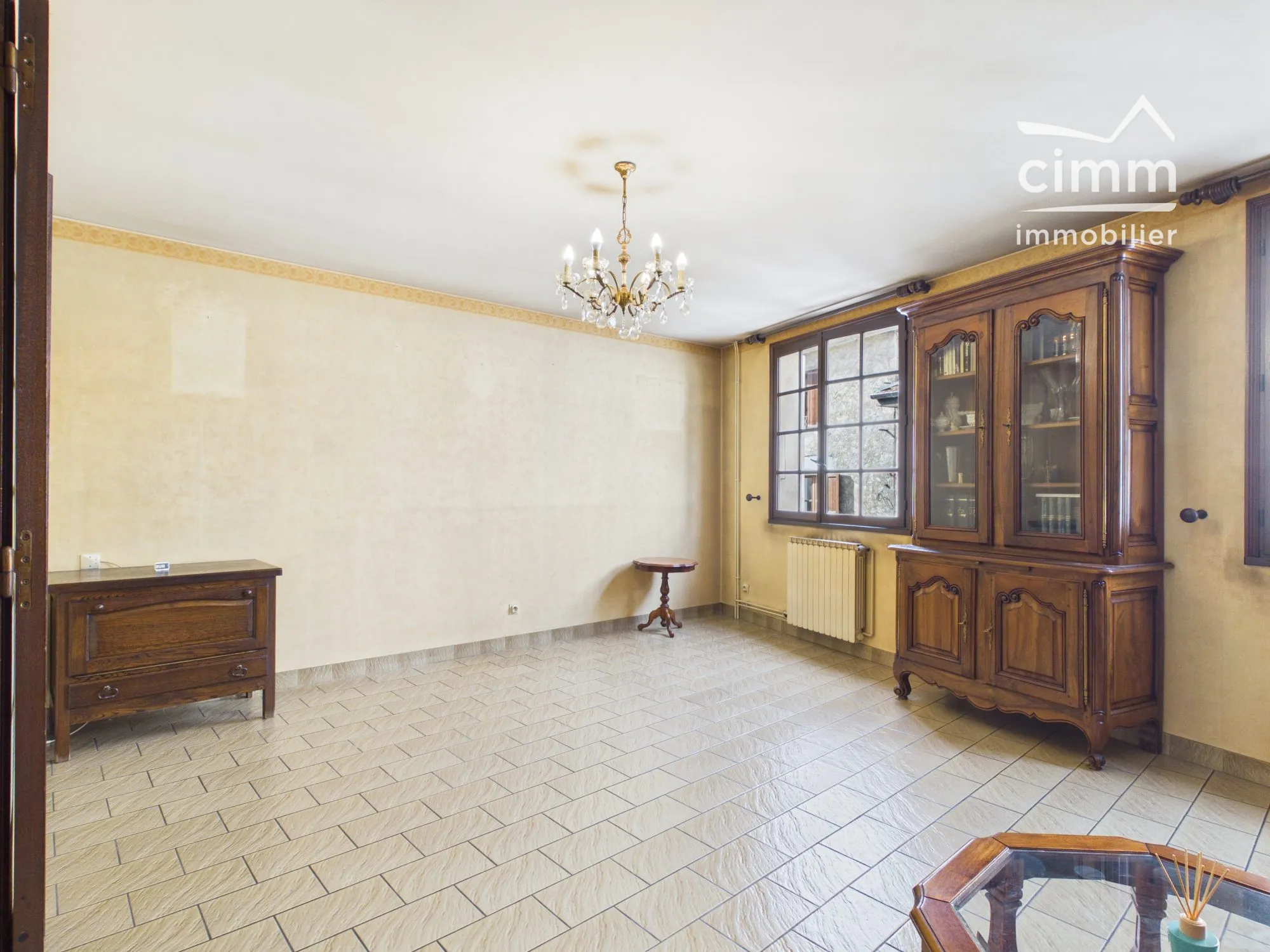 Maison de ville T4 à Tullins avec grand garage et séjour lumineux