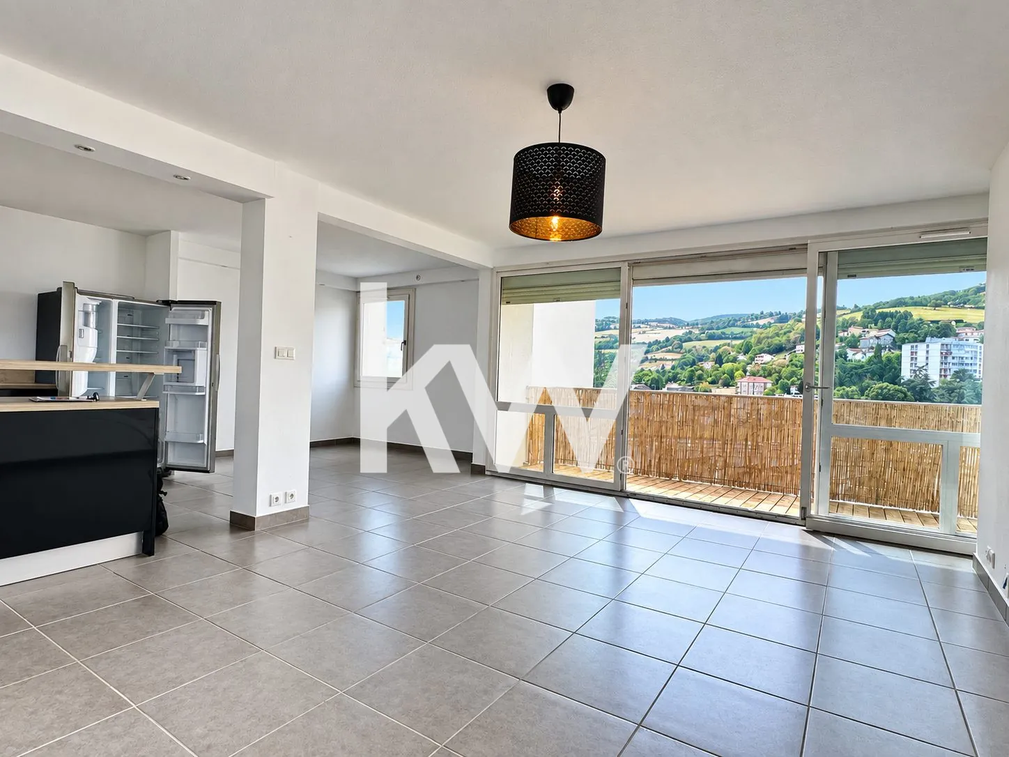 À vendre appartement 3 pièces lumineux avec balcon et garage à Saint-Étienne