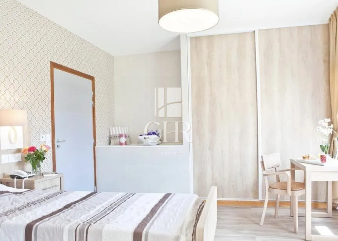 Investissement sécurisé : chambre en EHPAD à Saint Dyé sur Loire avec rentabilité stable