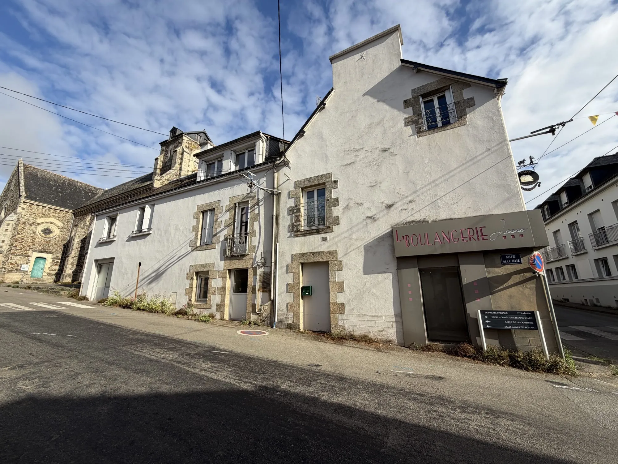 Immeuble à vendre à Rohan – Opportunité d'investissement et de rénovation au centre-ville