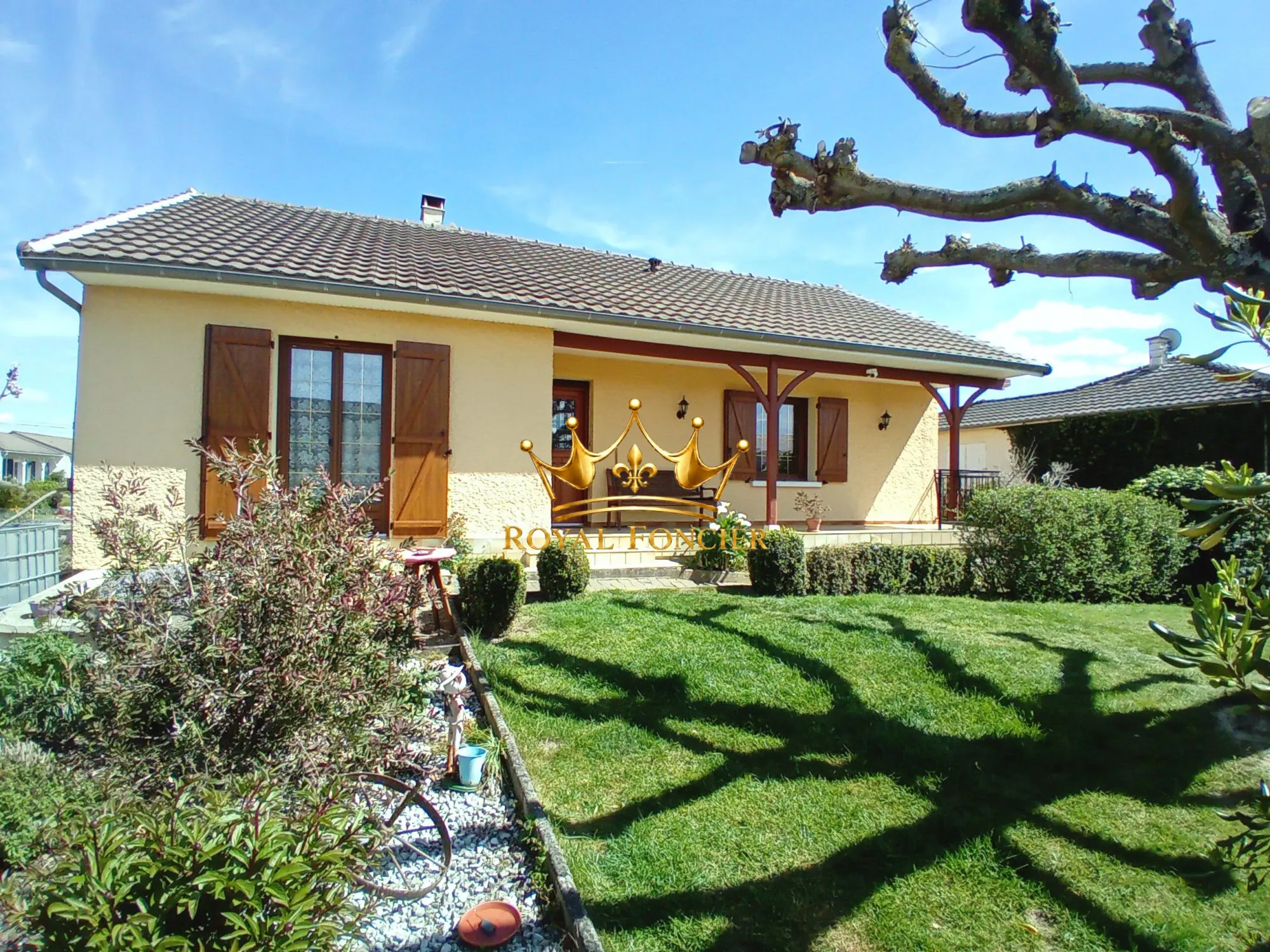 Maison individuelle avec jardin et terrasse à Dangé-Saint-Romain – 88 m²