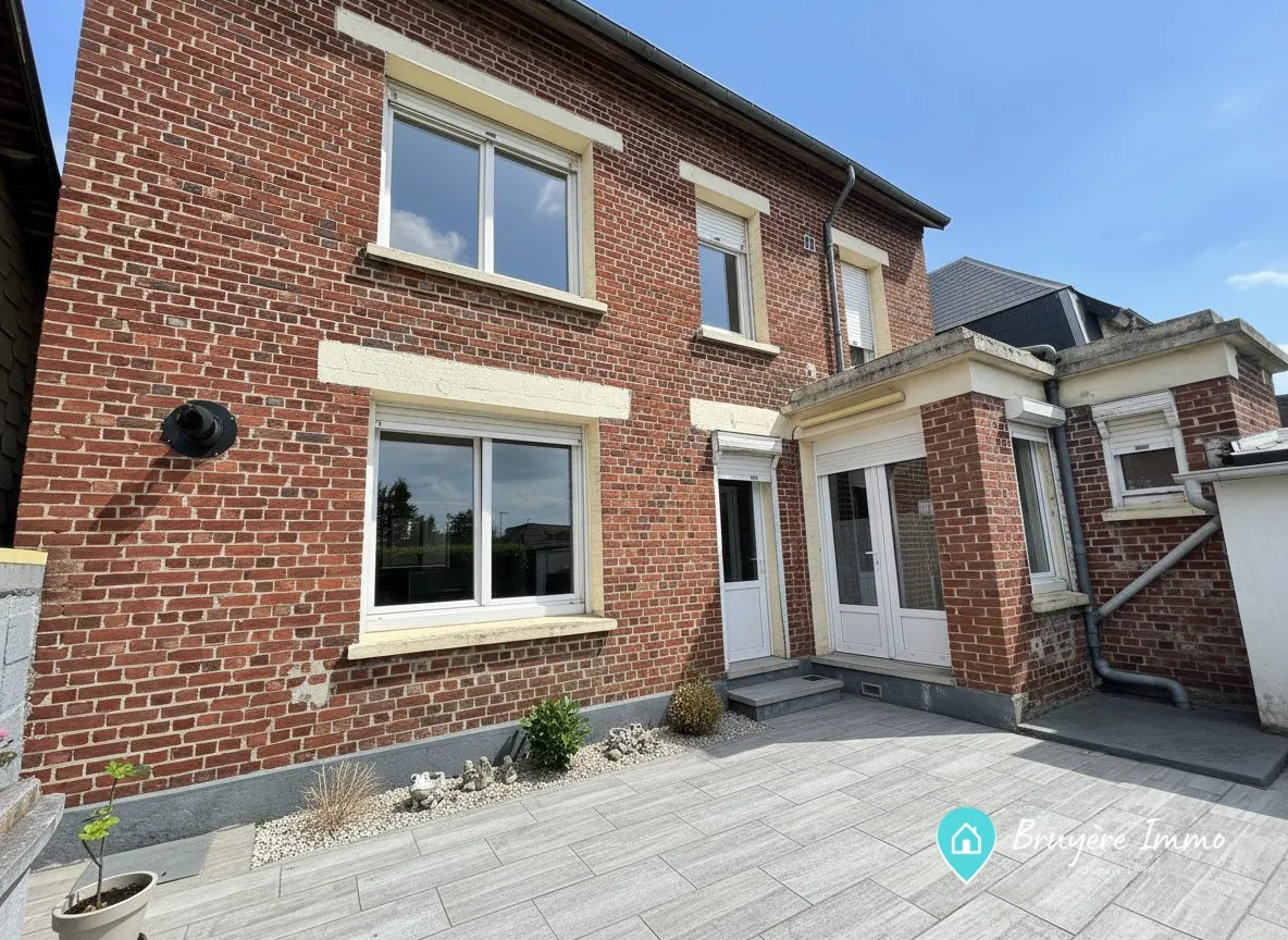 Maison à vendre à Aulnoye-Aymeries avec grand espace et terrasse