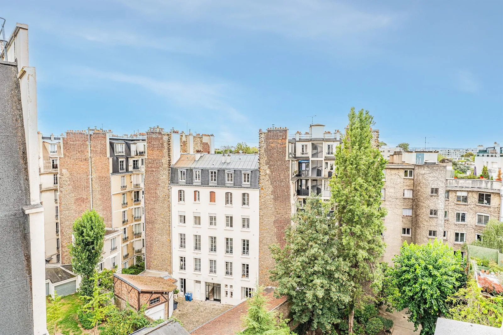 Chambre de service lumineuse et calme avec kitchenette à Neuilly-sur-Seine