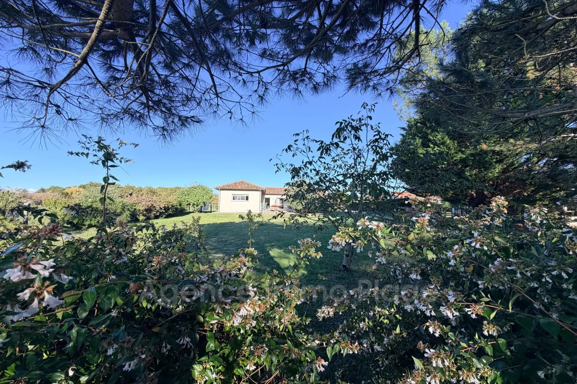A vendre maison 3 chambres sur terrain de 2000 m² à Lesparre-Médoc