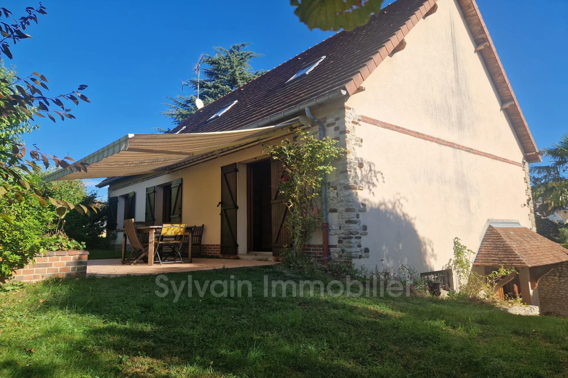 Maison 5 chambres avec terrain et sous-sol à La Chapelle-aux-Pots