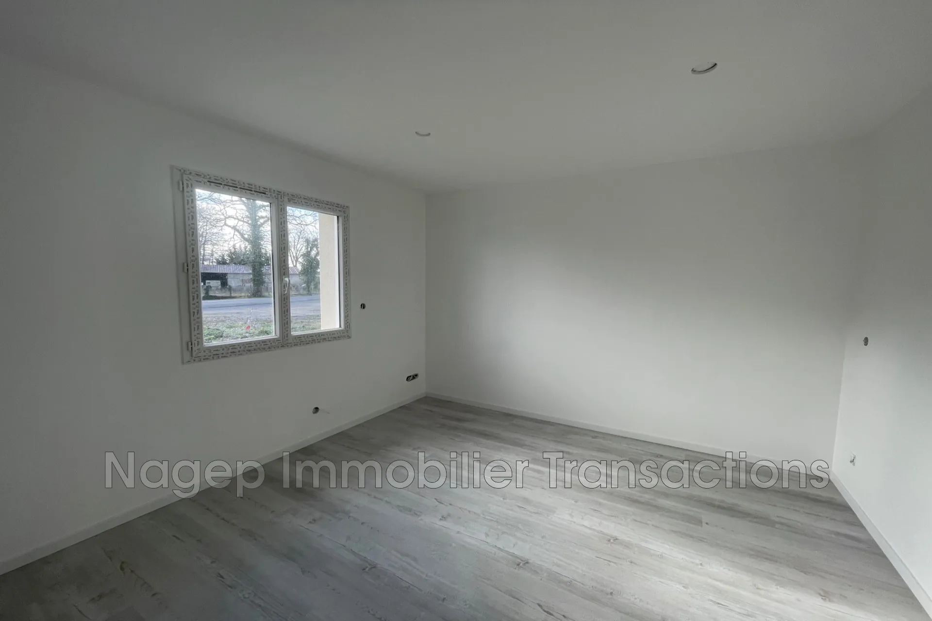 Maison neuve plain-pied conforme RE 2020 à Charmeil, livraison 2026