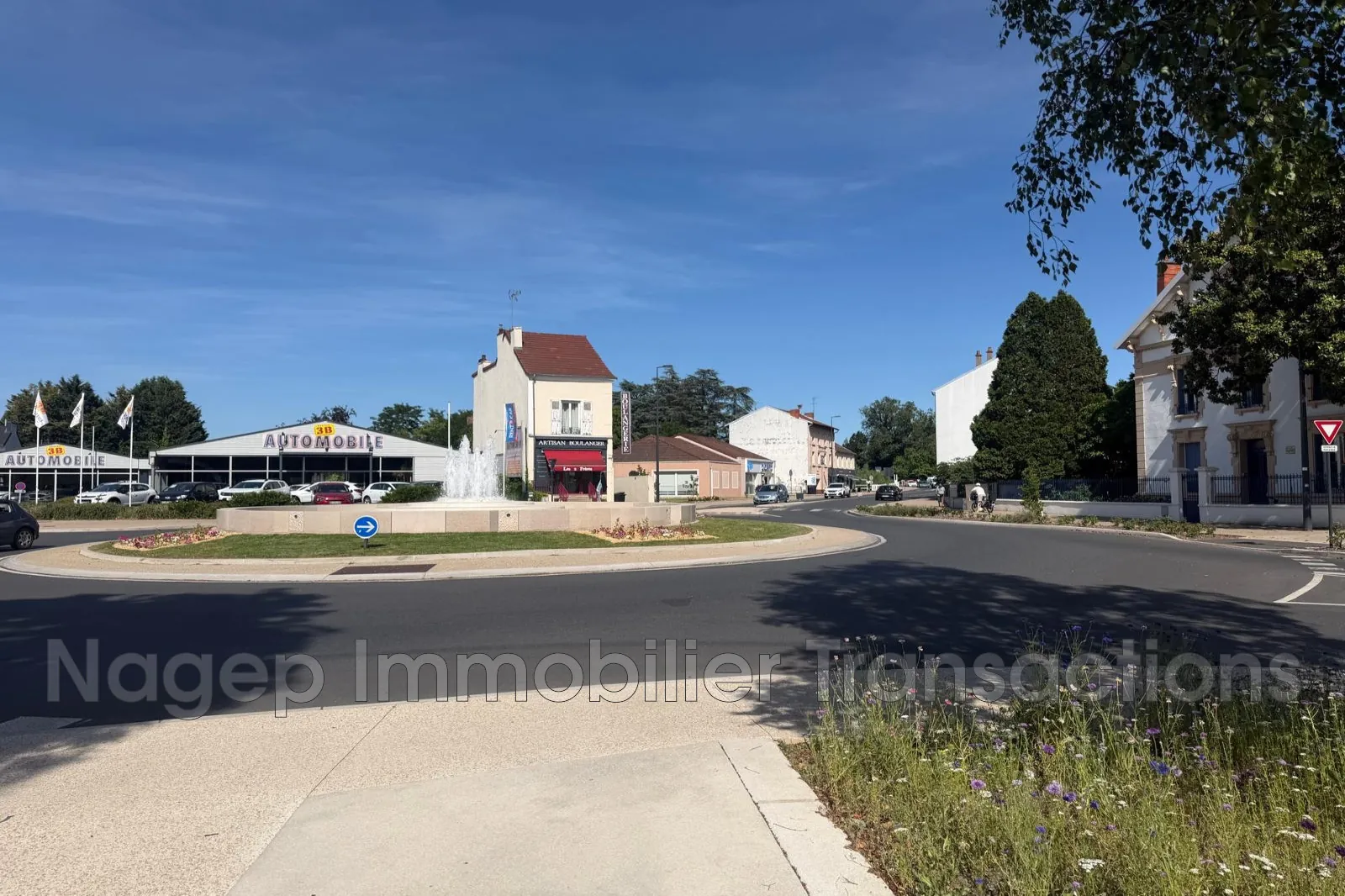 Immeuble à vendre avec local commercial et duplex à Vichy - Excellent Investissement