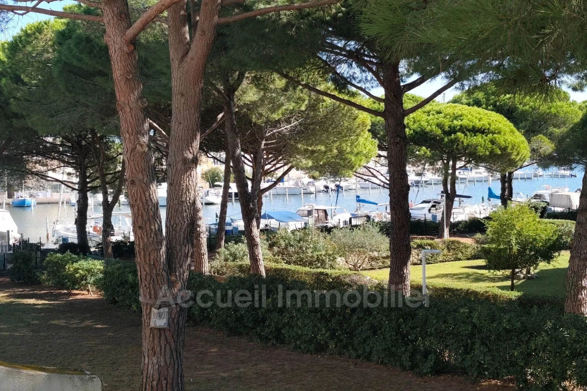 Vente appartement 3 pièces avec terrasse à Port Camargue, vue port et jardin