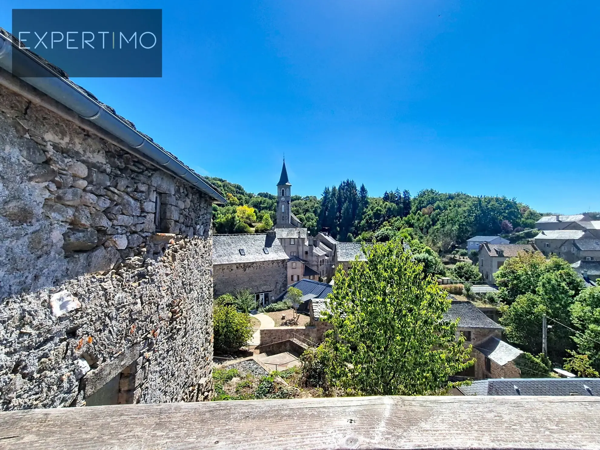 Maison de village de 71 m² avec 2 chambres, jardin et vue dégagée à Salmiech