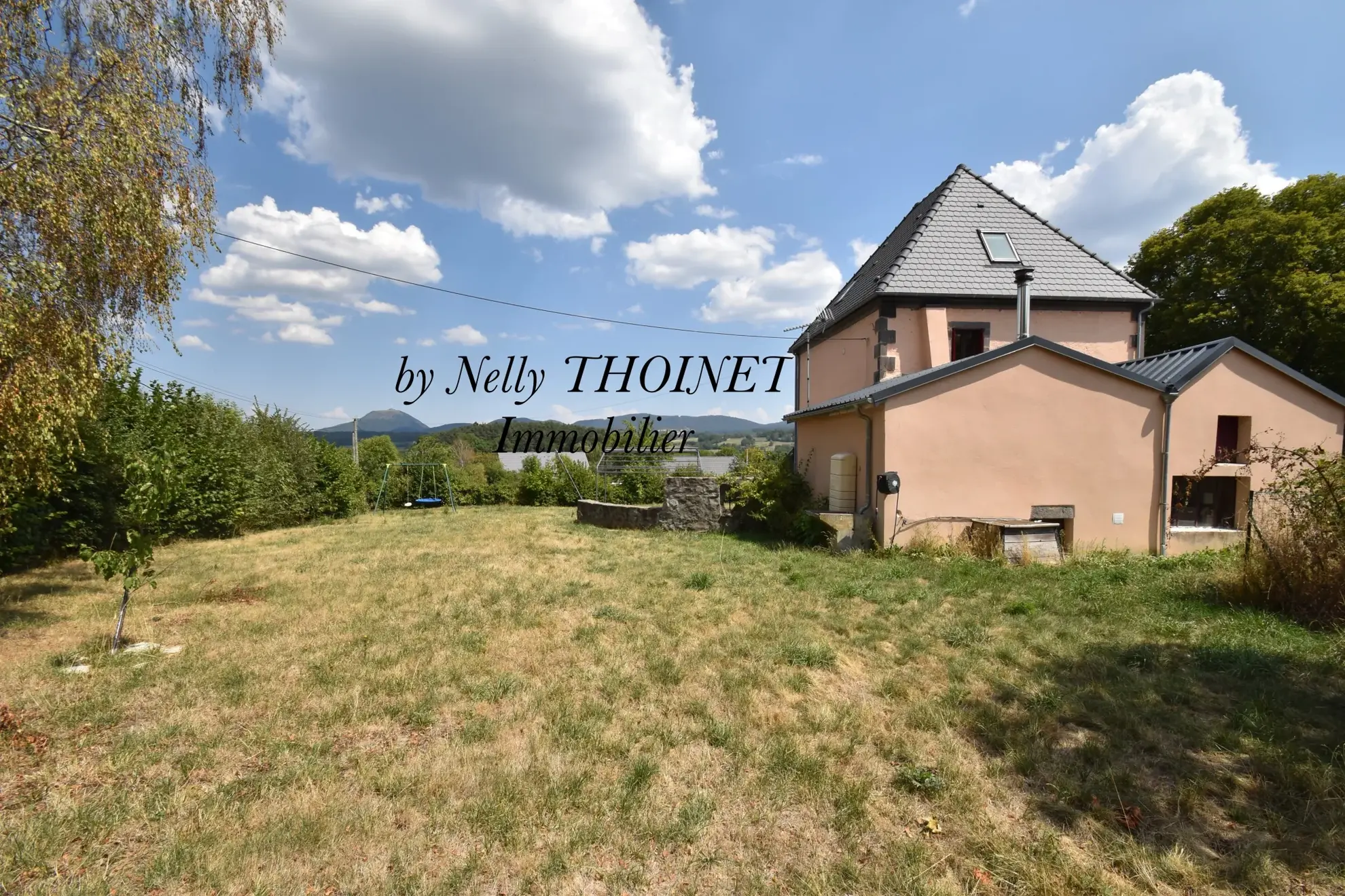 Achat maison à Saint-Bonnet-près-Orcival : 4 chambres, garage, terrain 1260 m² dans environnement naturel
