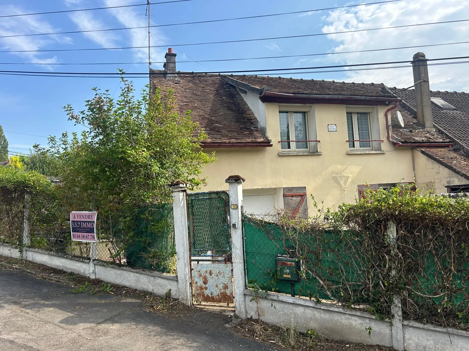 Maison de 89 m² avec terrasse, garage et cave à Ormoy la Riviere