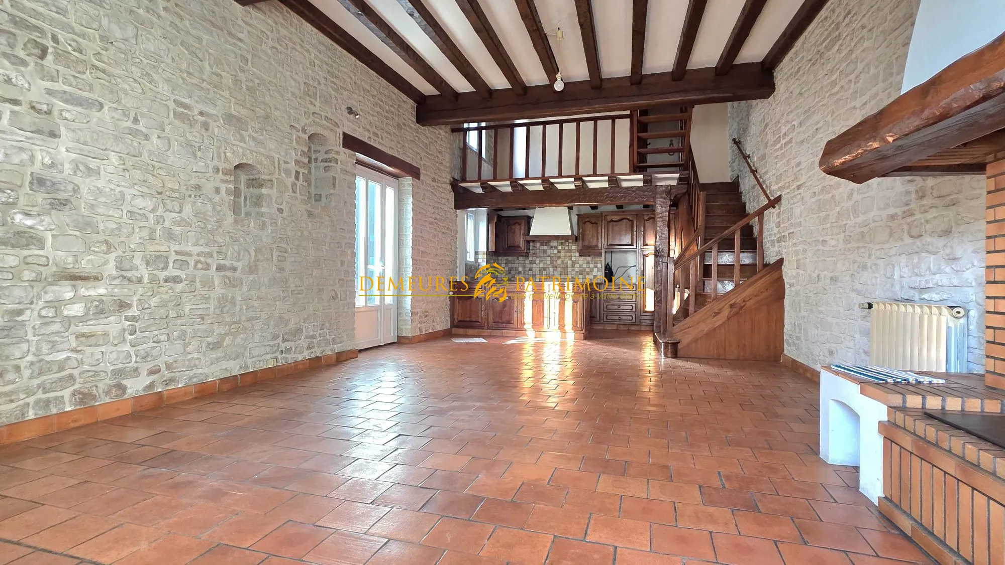 Maison en pierre du XIXe siècle à vendre à Mansle-les-fontaines, charme et authenticité