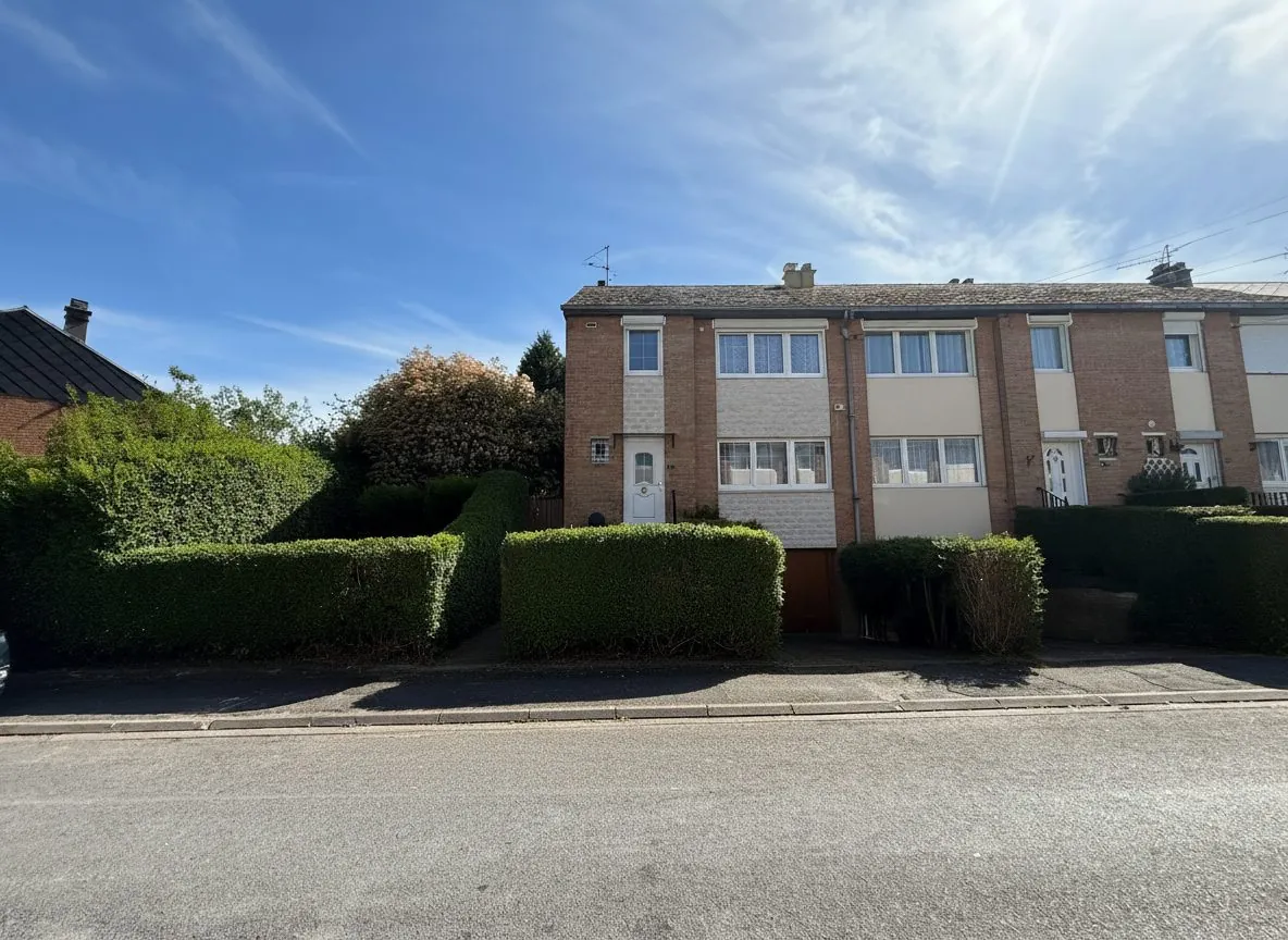 Maison à vendre à Maubeuge avec jardin et garage en quartier calme