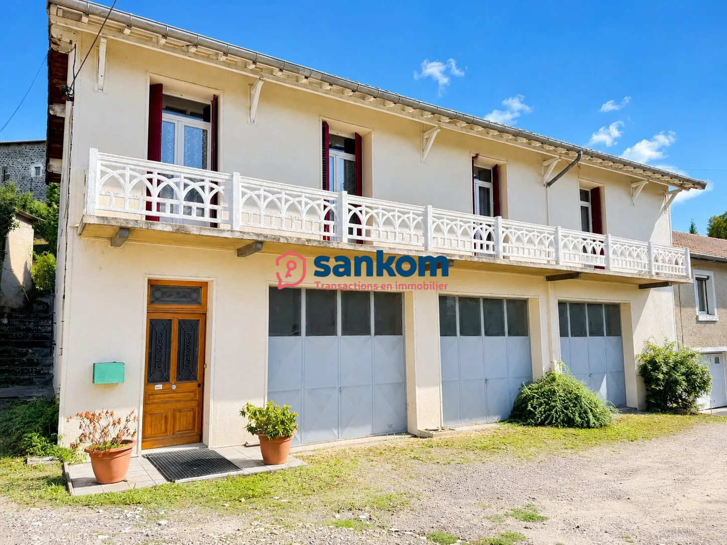 Maison de 145 m² avec grand atelier et terrain à Taulhac