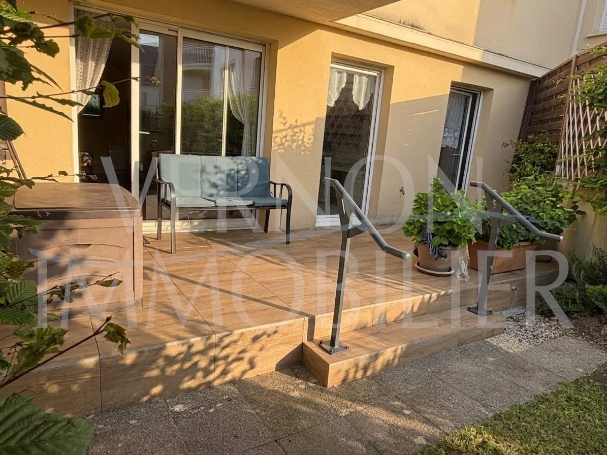 Appartement F2 avec jardin privé à Vernon – 55,89 m², Parking et Terrasse