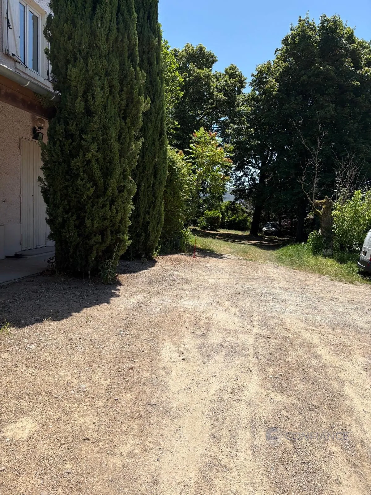 Studio rénové à Vénissieux – Idéal étudiant ou investissement - 72 000 €