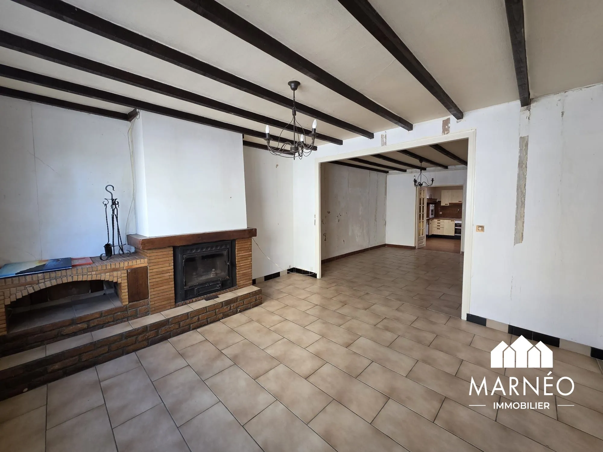 Maison de ville avec patio à Chalons-en-Champagne – Bel espace à personnaliser