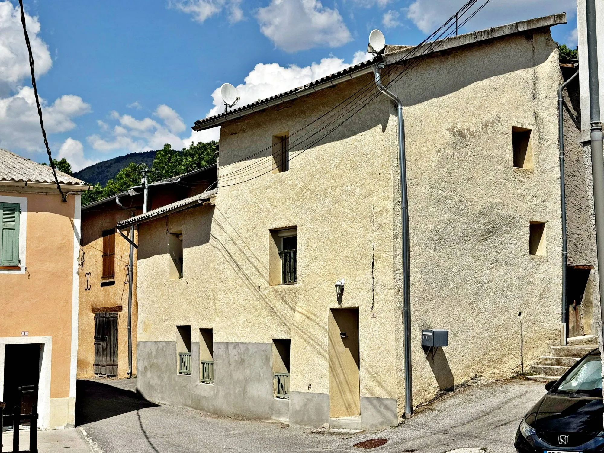 Maison de village de 90 m² avec jardin de 40 m² à Lambruisse