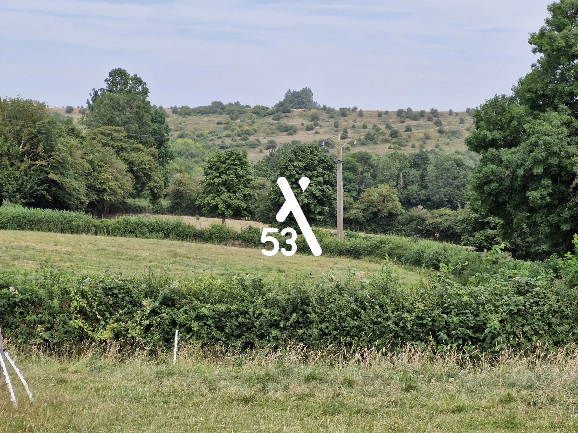 Terrain à bâtir de 919 m² à Acquin-Westbécourt avec vue sur les collines