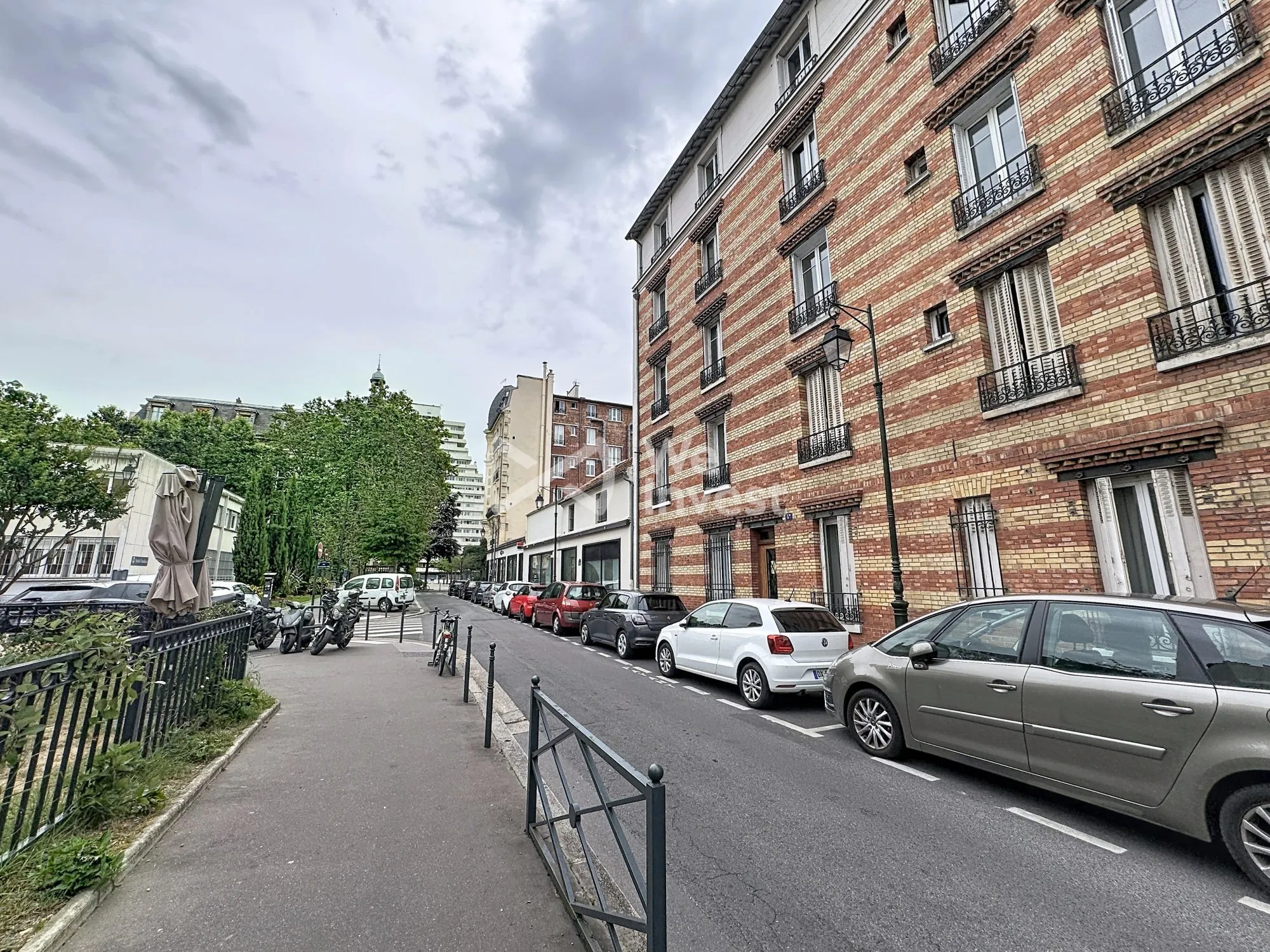 Appartement T2 rénové en centre-ville de Colombes avec cave 