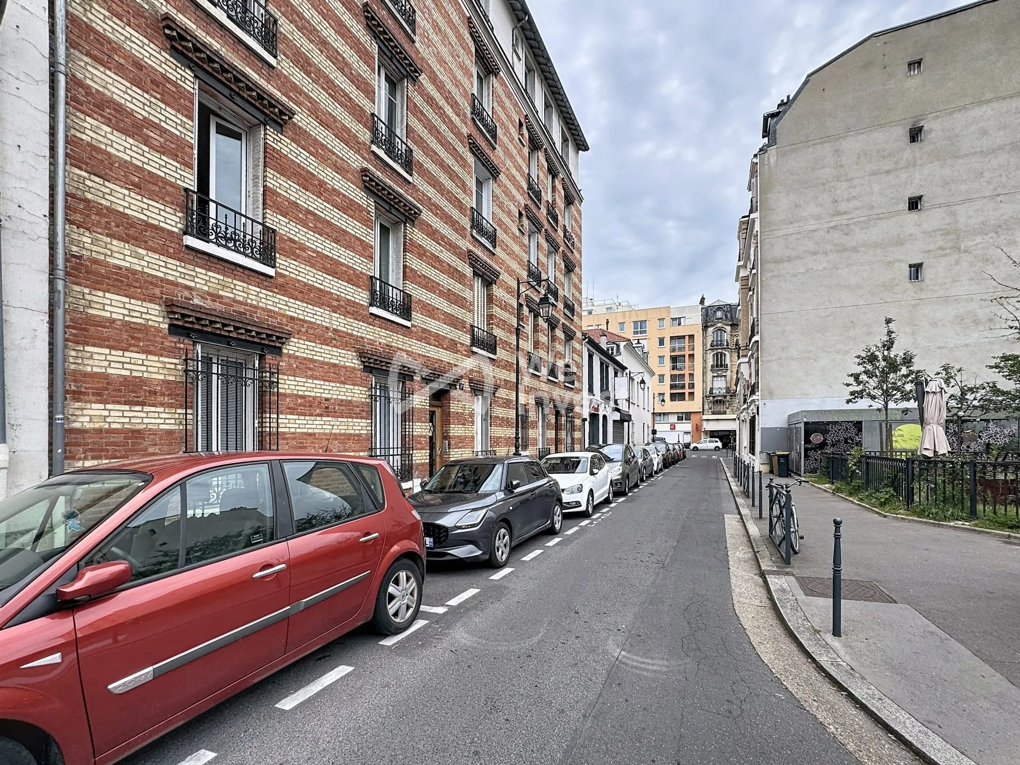 Appartement T2 rénové en centre-ville de Colombes avec cave 