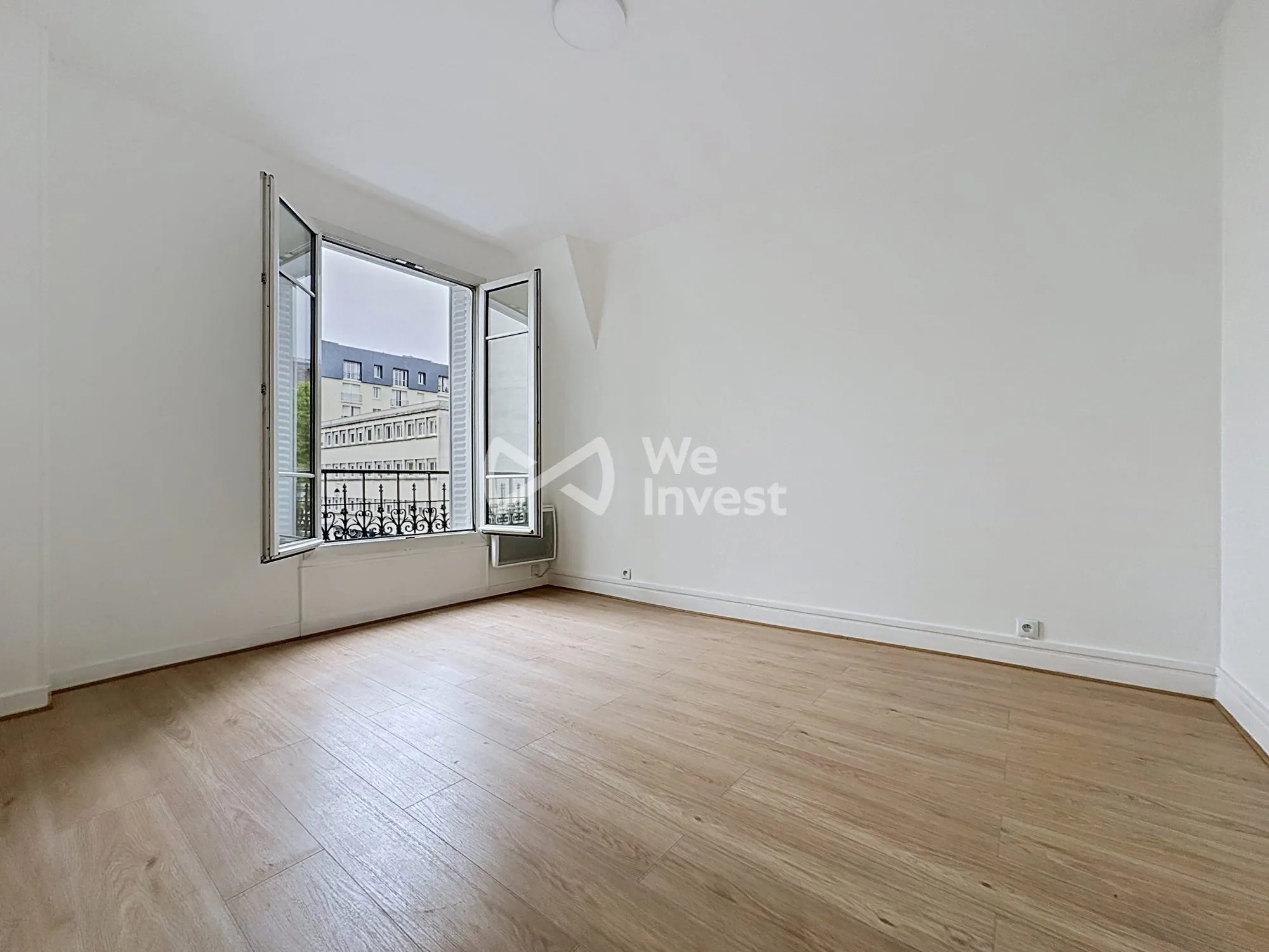 Appartement T2 rénové en centre-ville de Colombes avec cave 
