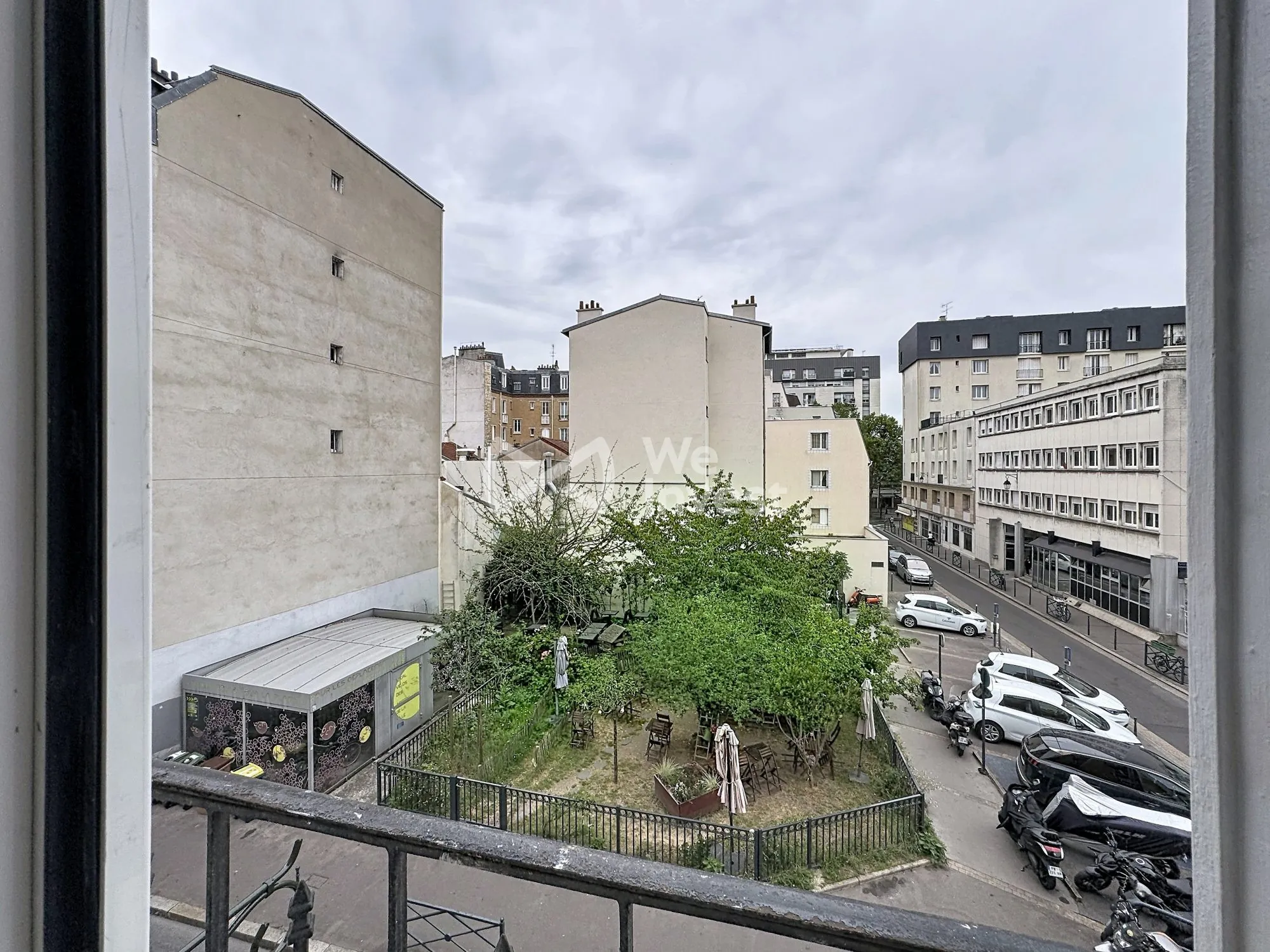 Appartement T2 rénové en centre-ville de Colombes avec cave 