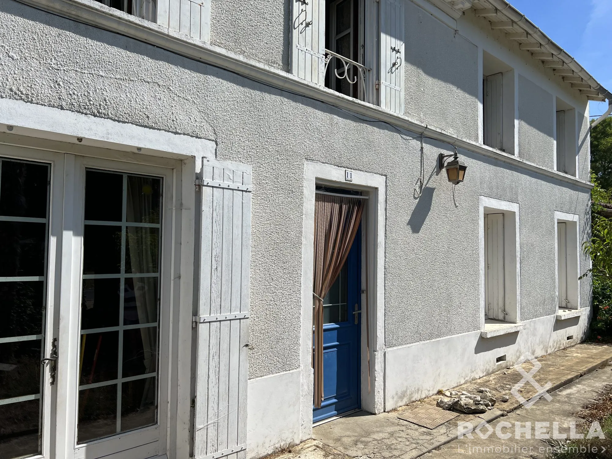 Ensemble de deux maisons avec dépendances à Saint-Loup, potentiel locatif et résidentiel