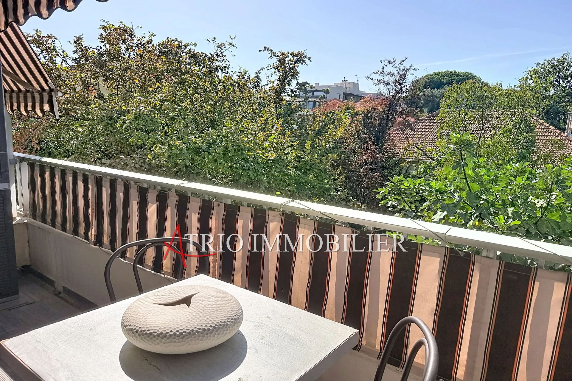 Achat d’un studio de 27 m² à Saint-Laurent-du-Var avec terrasse et parking