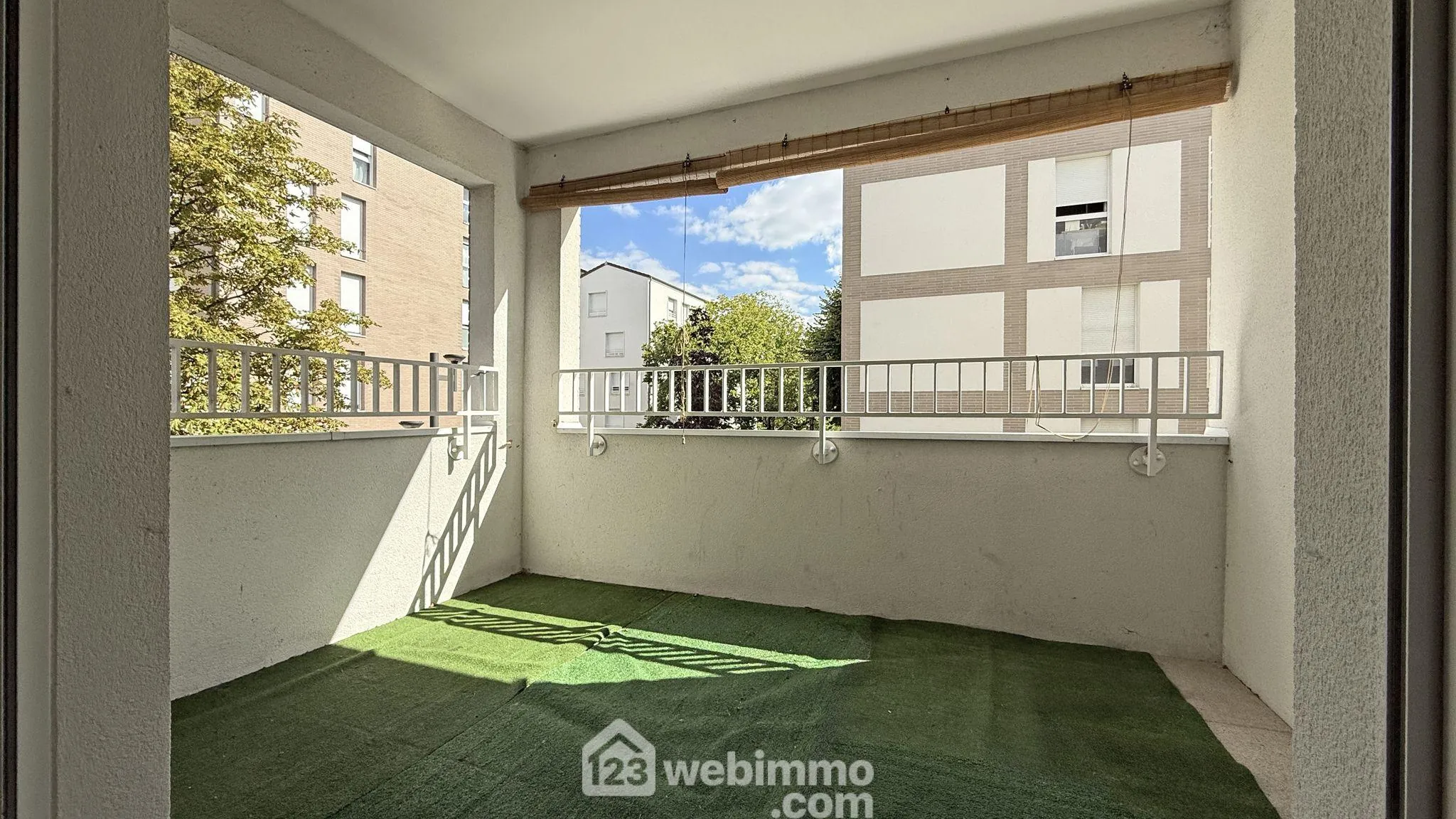 Appartement récent de 63 m² avec terrasse et parking à Neuilly-sur-Marne