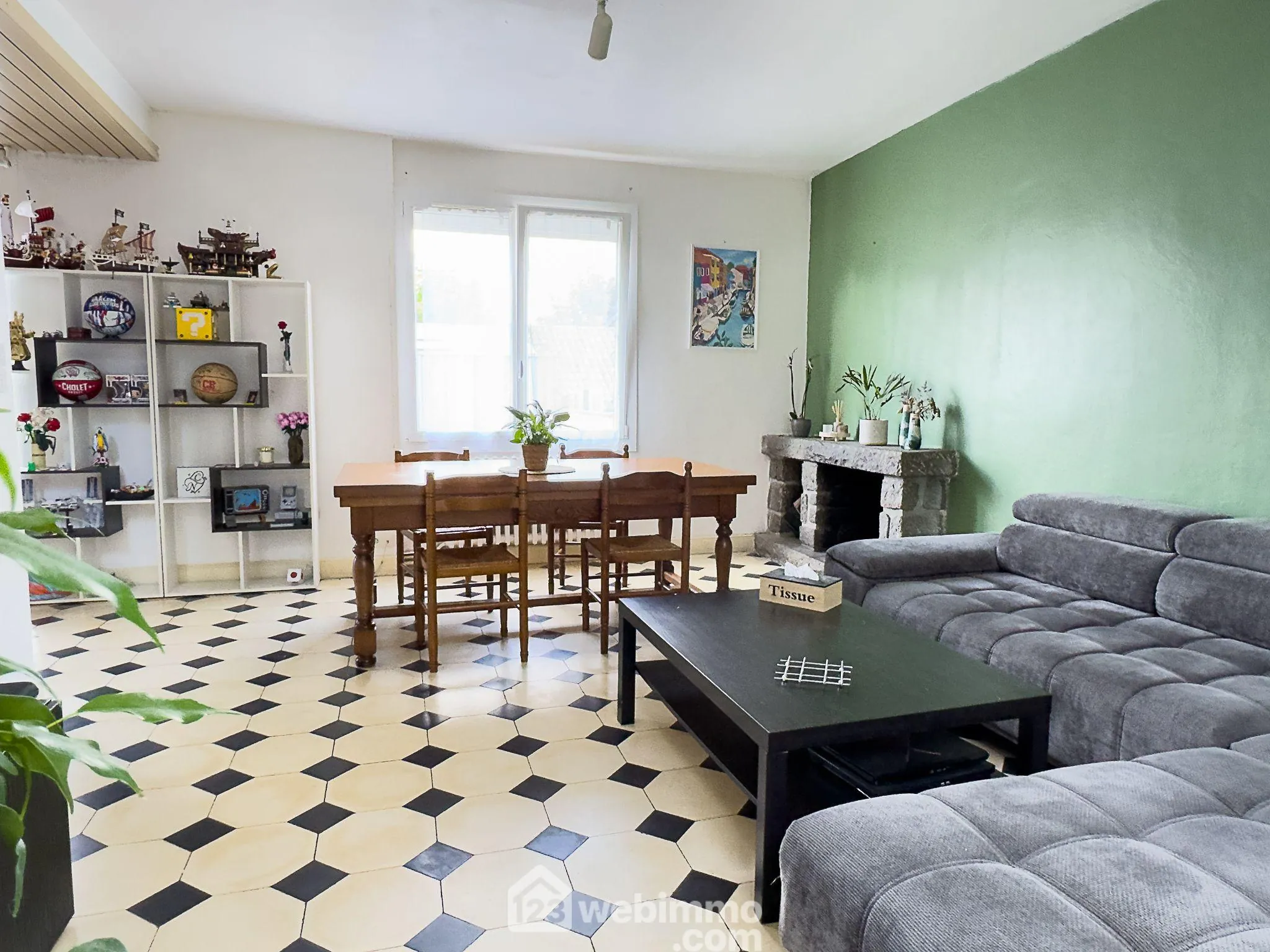 Maison de ville spacieuse à Cholet avec jardin et potentiel d’investissement