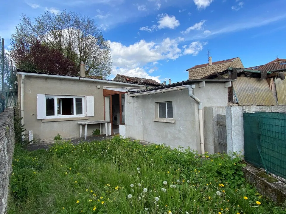 Maison F2 à rénover avec extérieur privé à Monistrol-sur-Loire