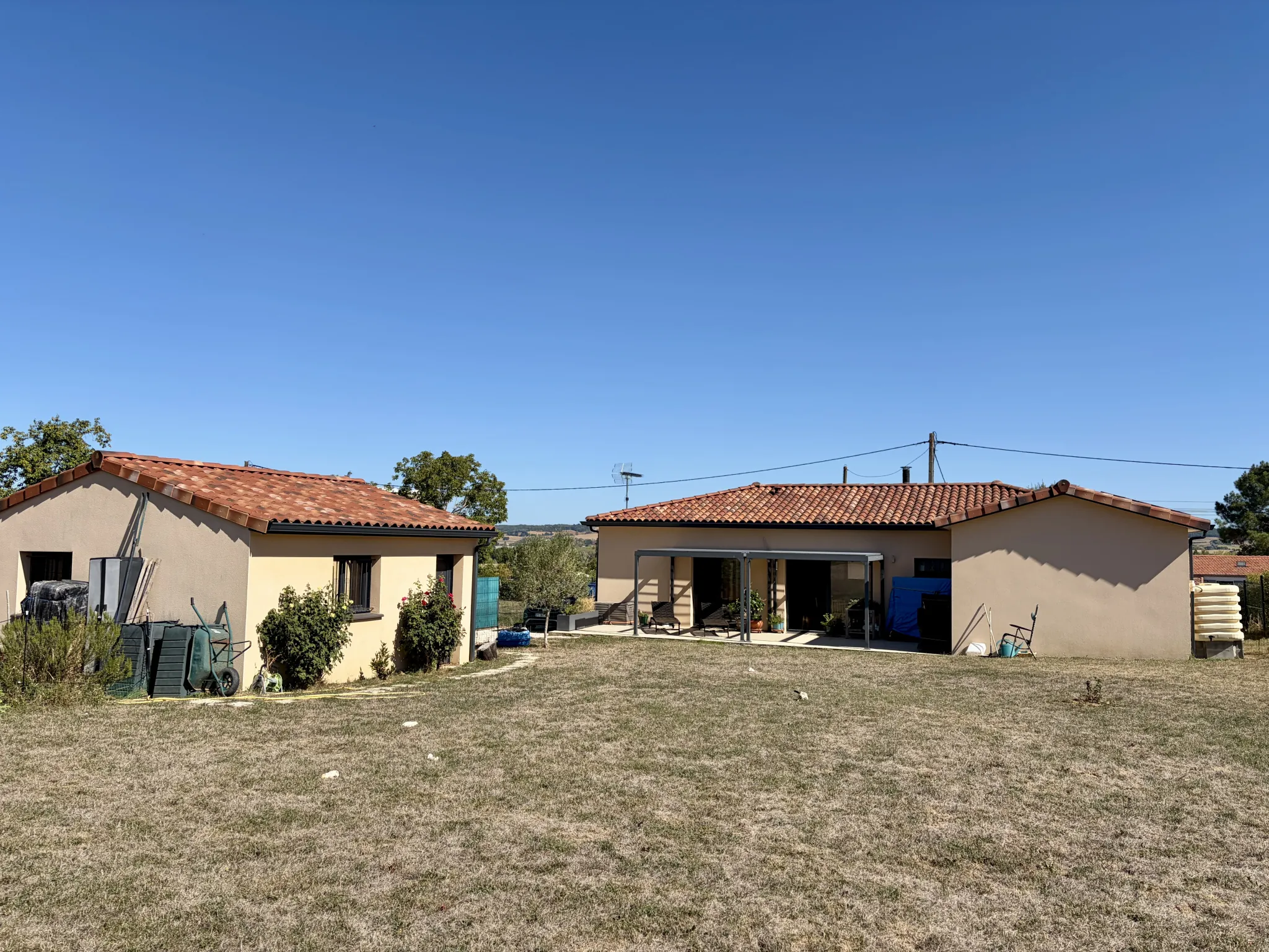 Villa moderne de 115 m² avec terrasse proche du centre de Beaumont de Lomagne