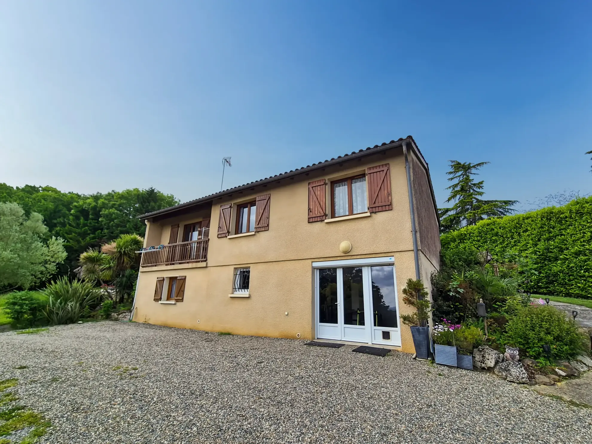 Maison de 172 m² avec piscine sur terrain de 2,8 hectares à Montaut-les-Créneaux