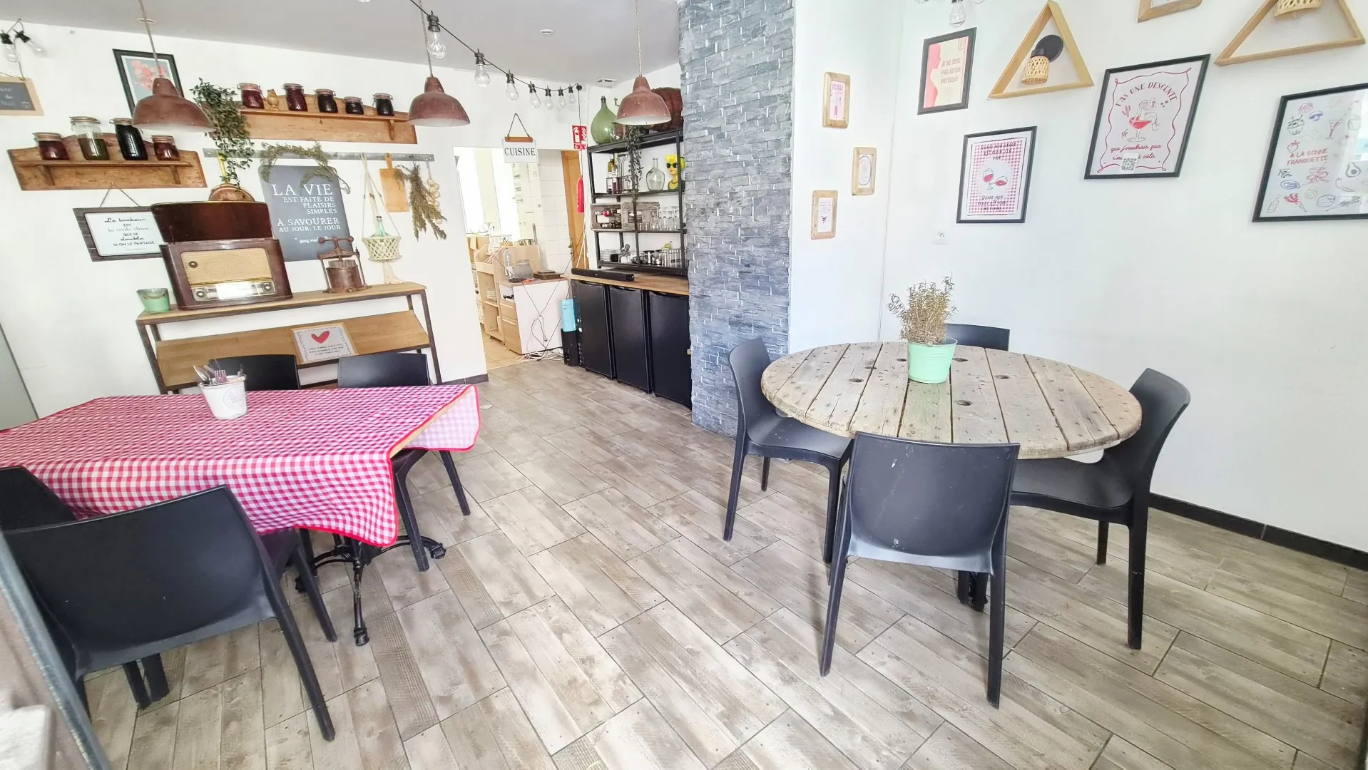 A vendre ensemble immobilier avec restaurant et logements à La Ferté-sous-Jouarre