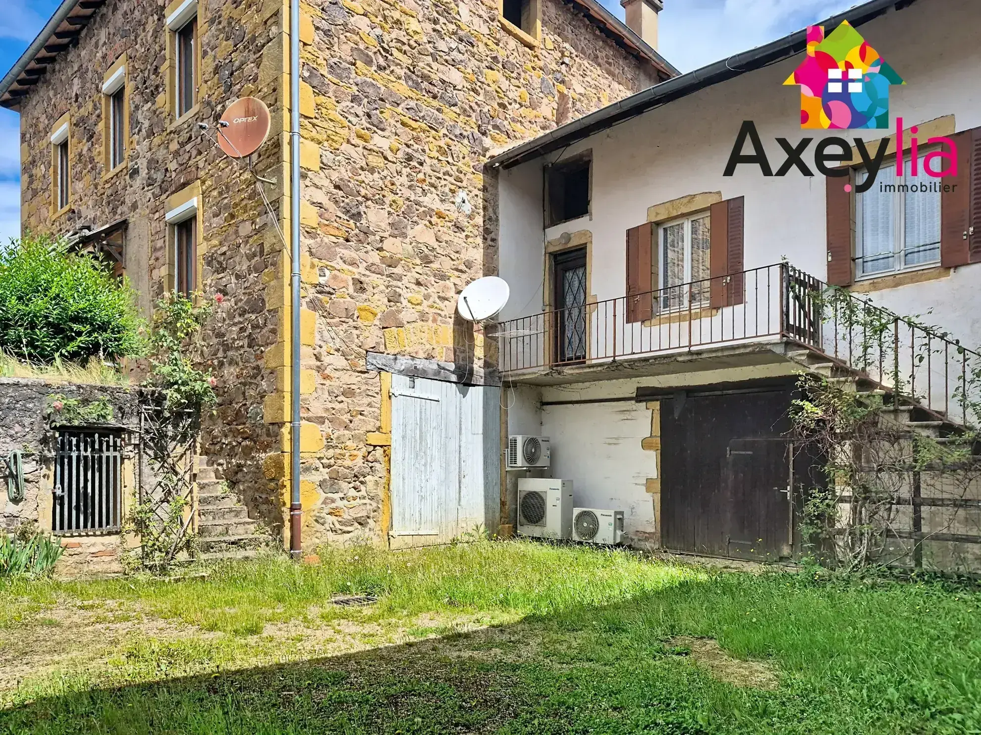 Grande maison familiale à vendre près de Charlieu avec dépendances et rénovation récente