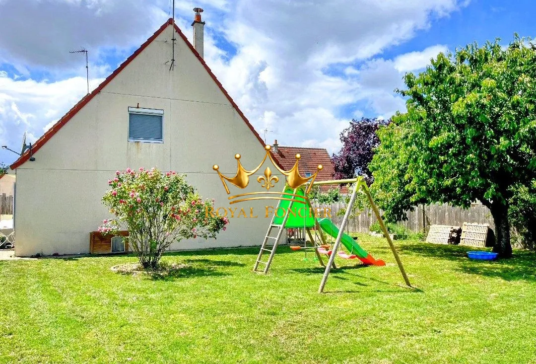 Pavillon de 104m² 3 chambres Maison à vendre à DANGE ST ROMAIN avec jardin et garage