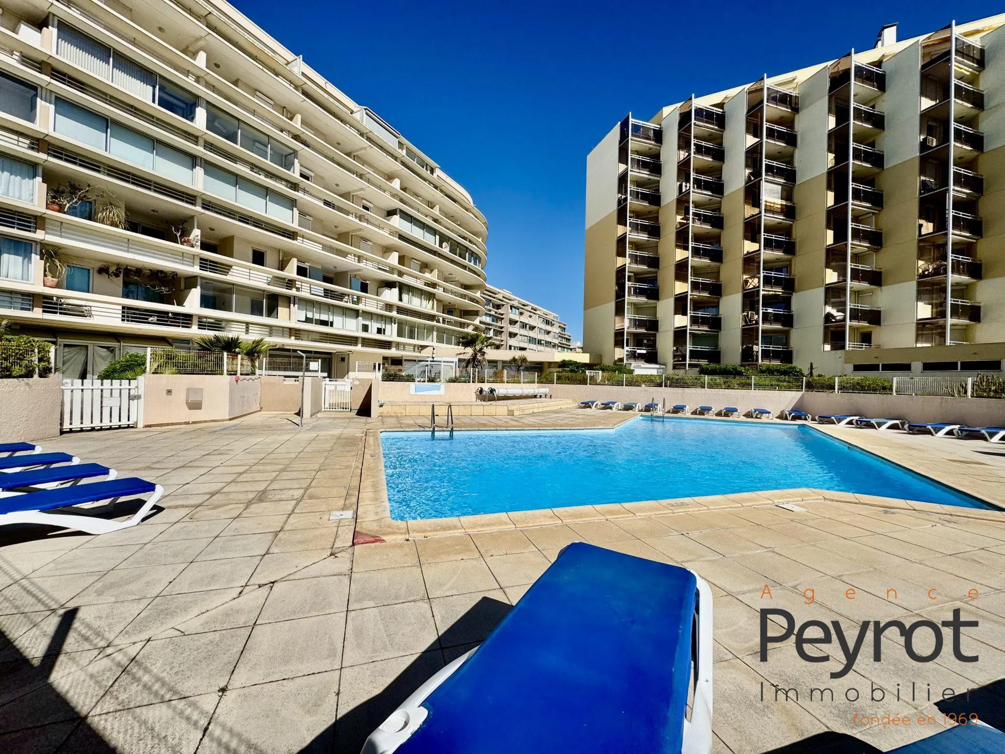 Appartement meublé avec balcon, piscine et vue à Canet-en-Roussillon