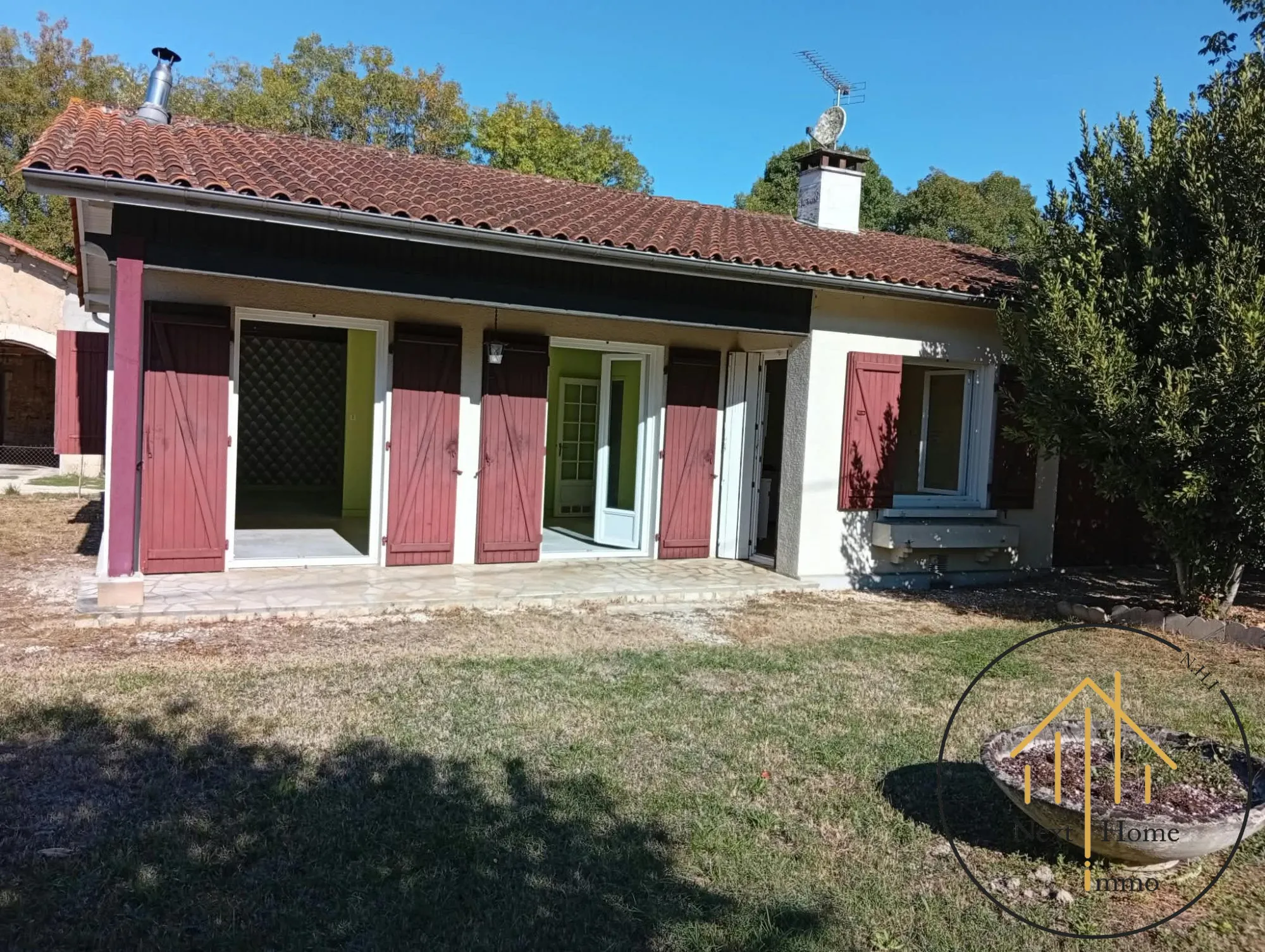 Maison de plain-pied 80 m² avec garage et terrain de 800 m² à Chalais