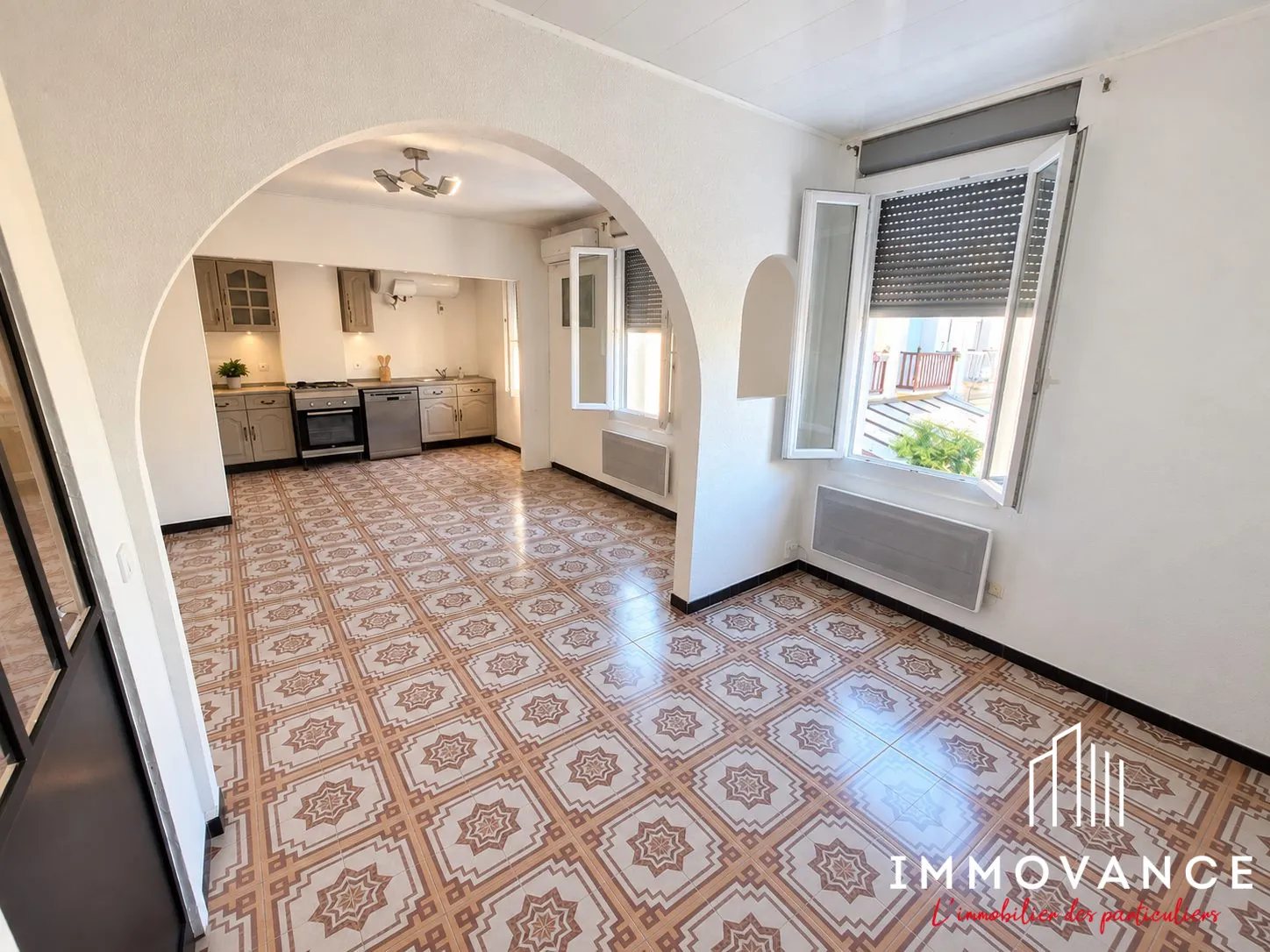 Appartement T2 bis rénové avec vue sur l'étang de Thau à Mèze – Opportunité d'investissement ou première acquisition