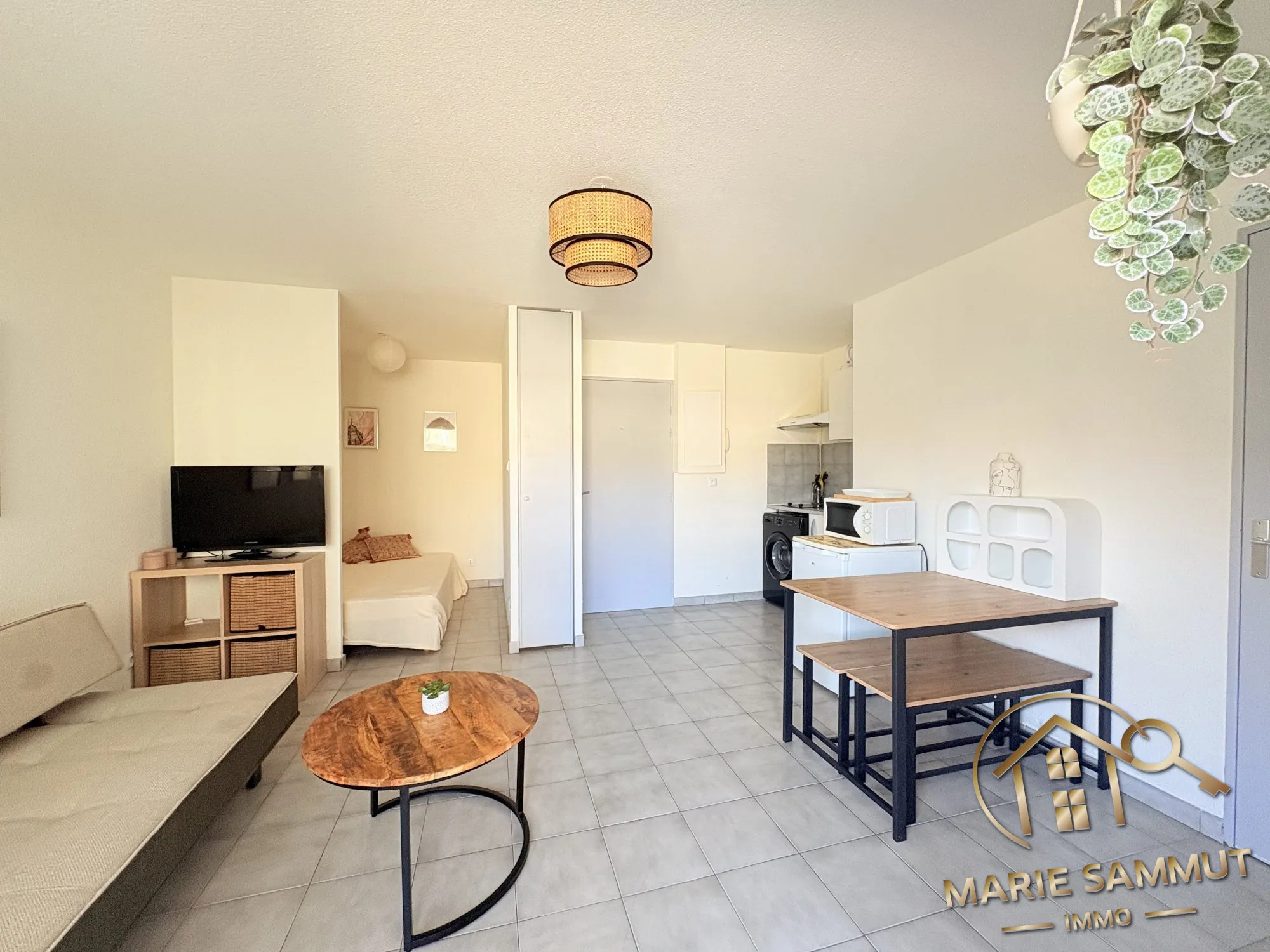 Studio à vendre à Sète proche du port et du canal avec balcon