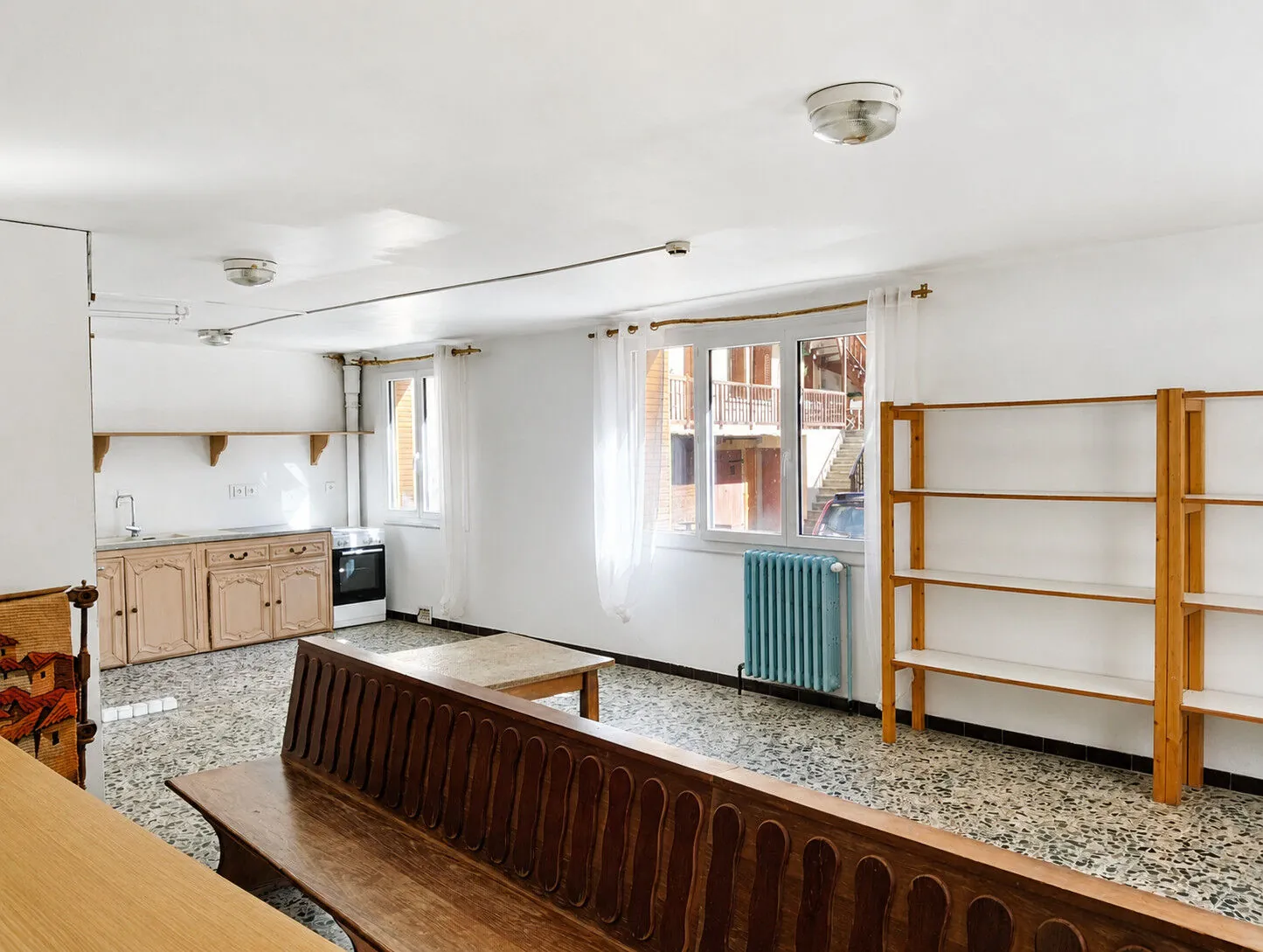 Appartement duplex à rénover au cœur de Pelvoux avec vue lumineuse