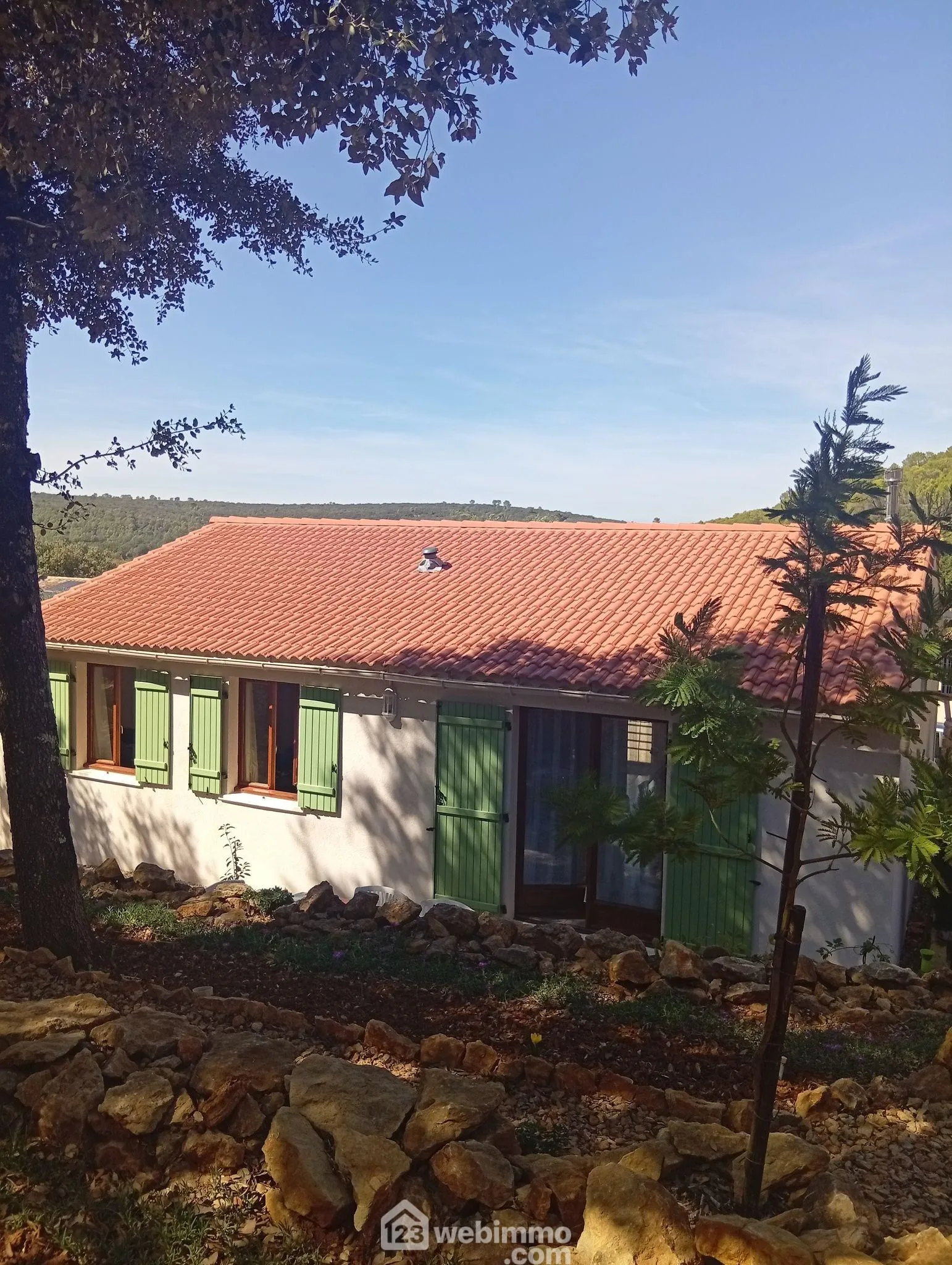 Belle maison de plain-pied à vendre à Cabasse avec jardin et garage