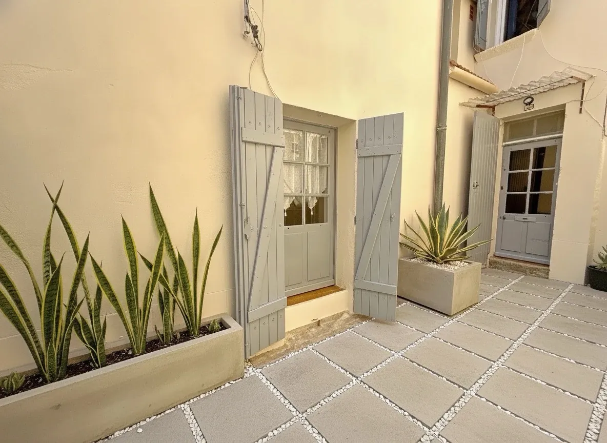 Maison de ville à vendre à Marsillargues avec cour privative - 73 m²