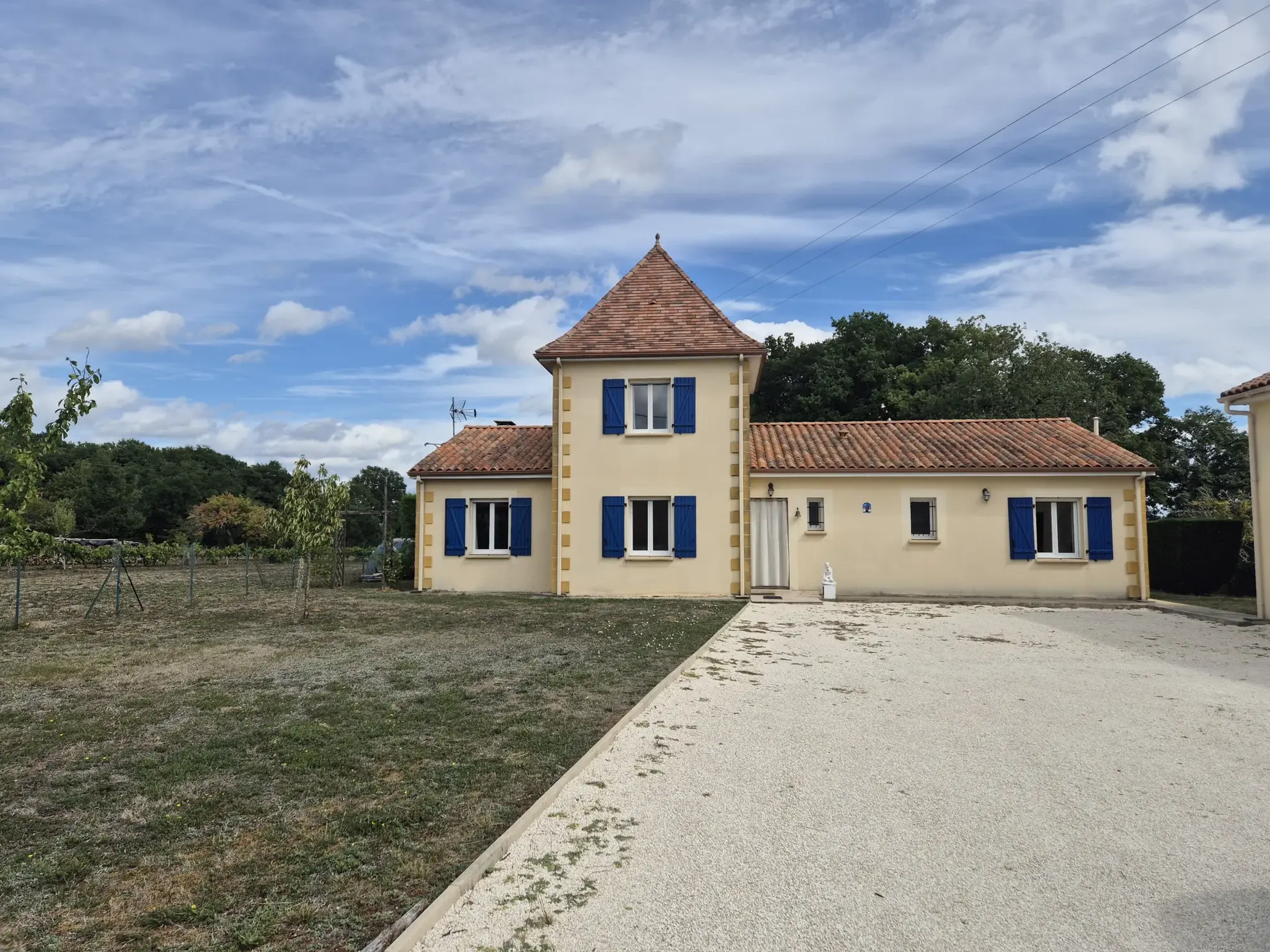 Maison 126 m² avec 4 chambres, piscine et dépendances à Lisle, proche Tocane