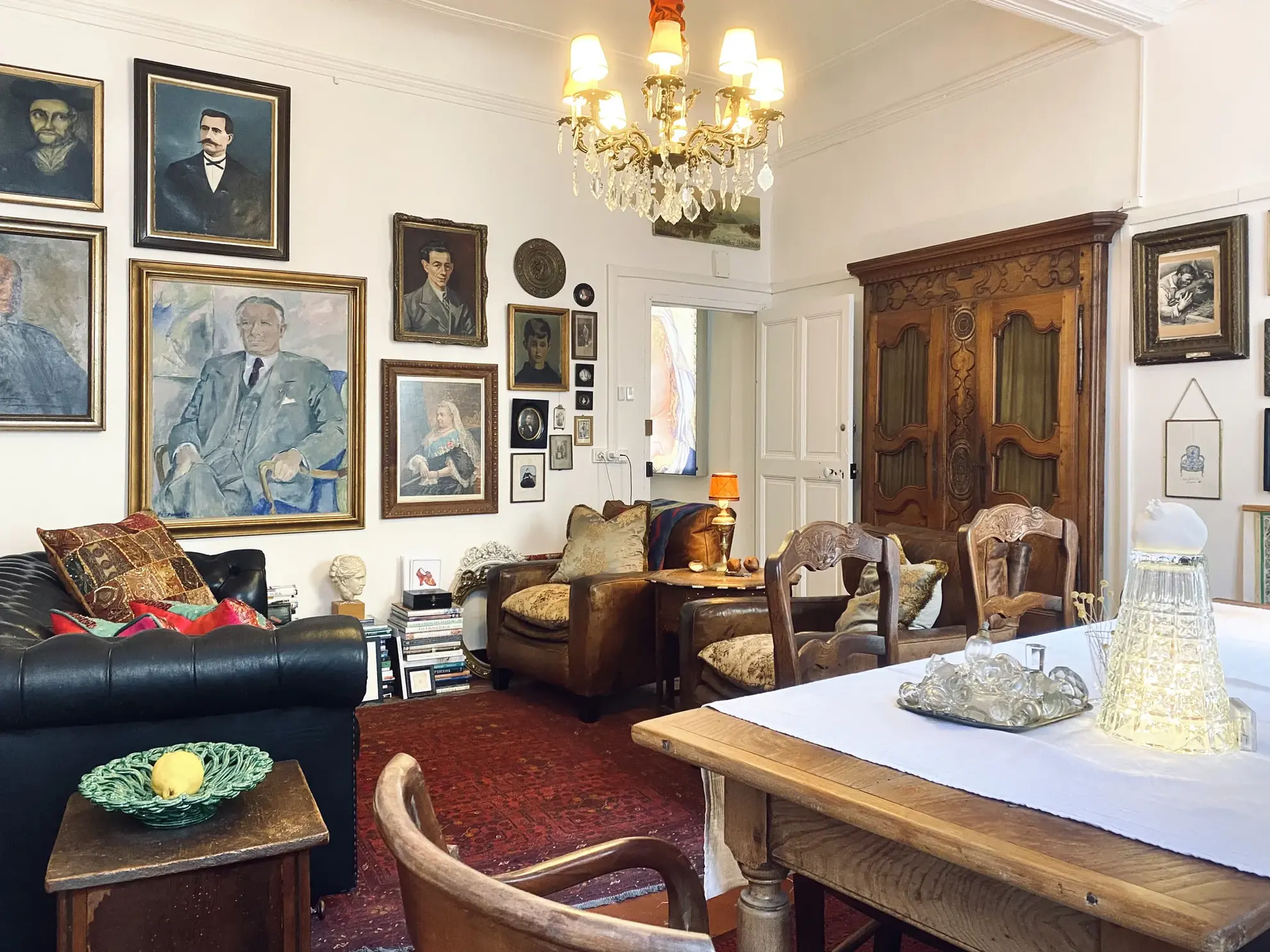 Magnifique maison de ville à Apt avec terrasse et 3 chambres dans le centre historique