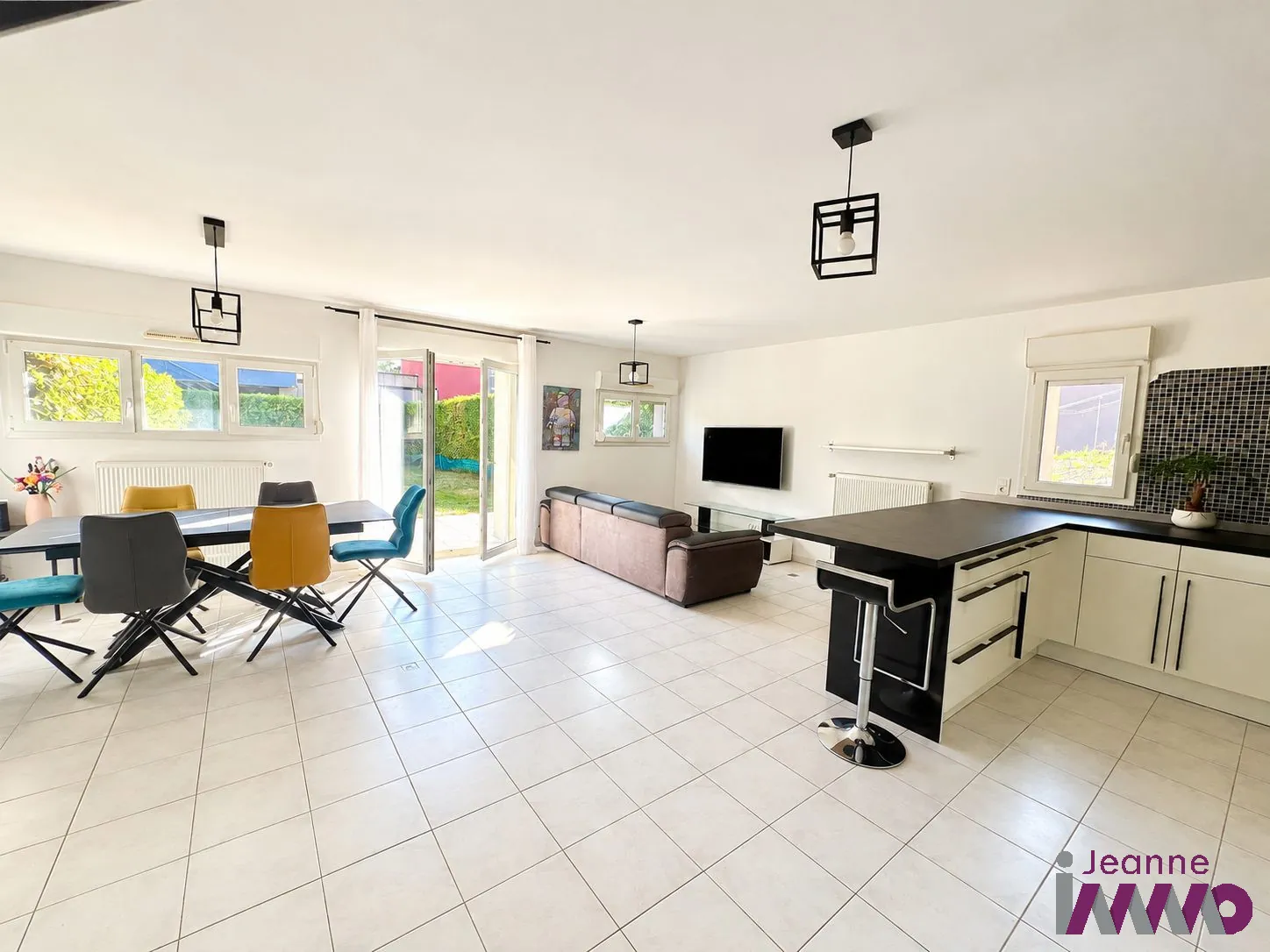 Duplex lumineux avec terrasse, jardin, garage à Vezelois – Belfort proches