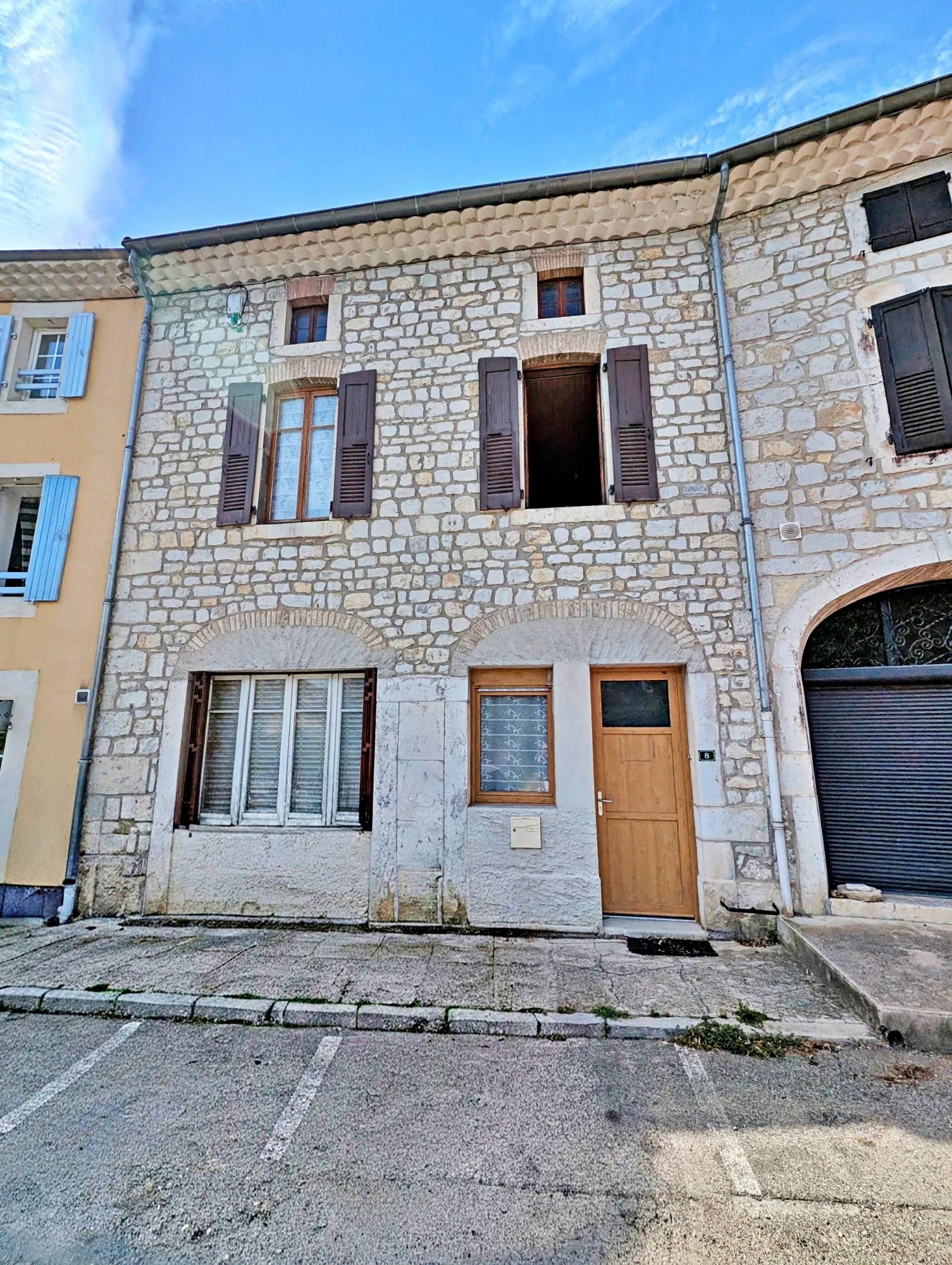 Maison en pierre à rénover à Beaufort-sur-Gervanne - 118 m² avec dépendance