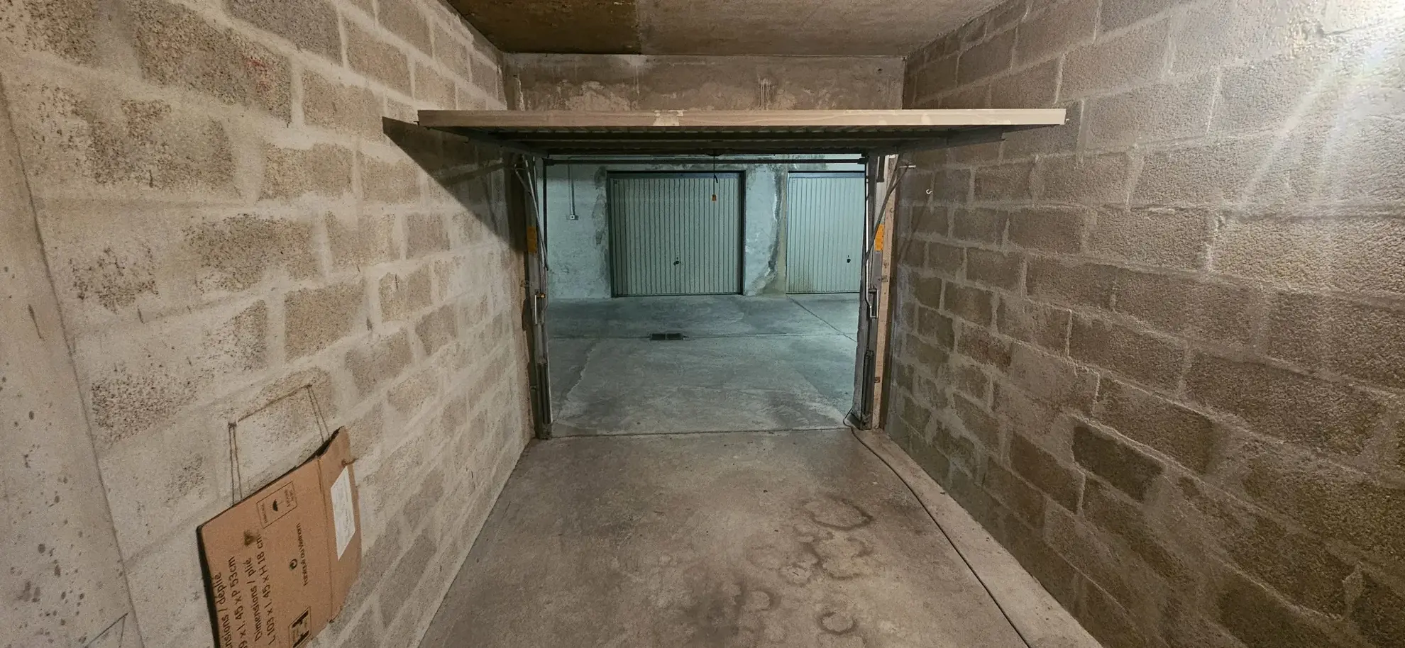 Garage sécurisé à Bandol près de la gare, idéal pour investissement ou stationnement
