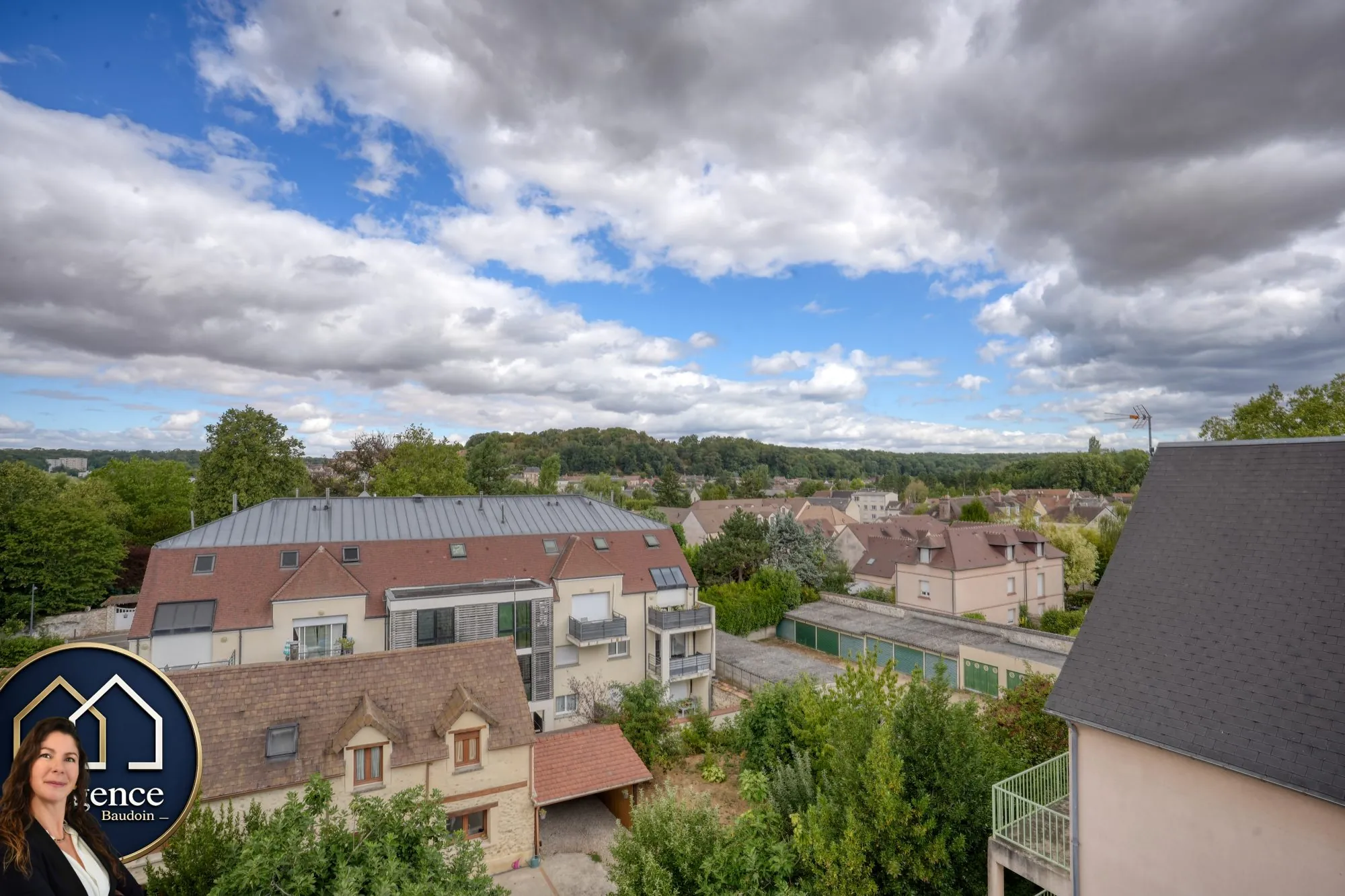 Appartement T1 bis avec potentiel T2 à Épernon - Vue dégagée et dernier étage